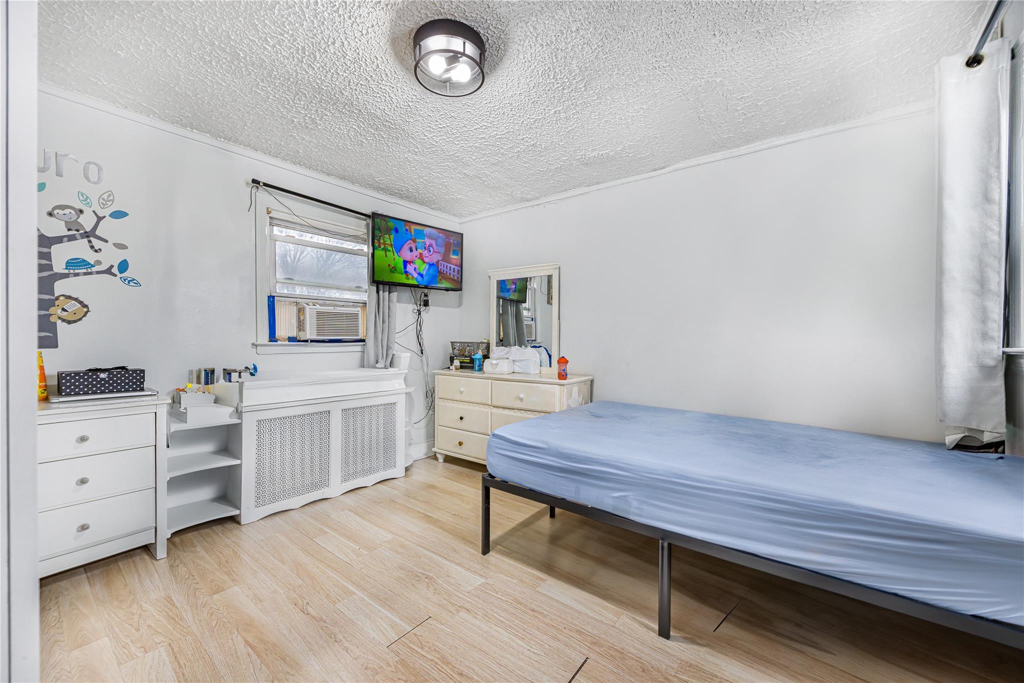 Single Family Laurel Hill  Queens, NY 11377, MLS-842877-23