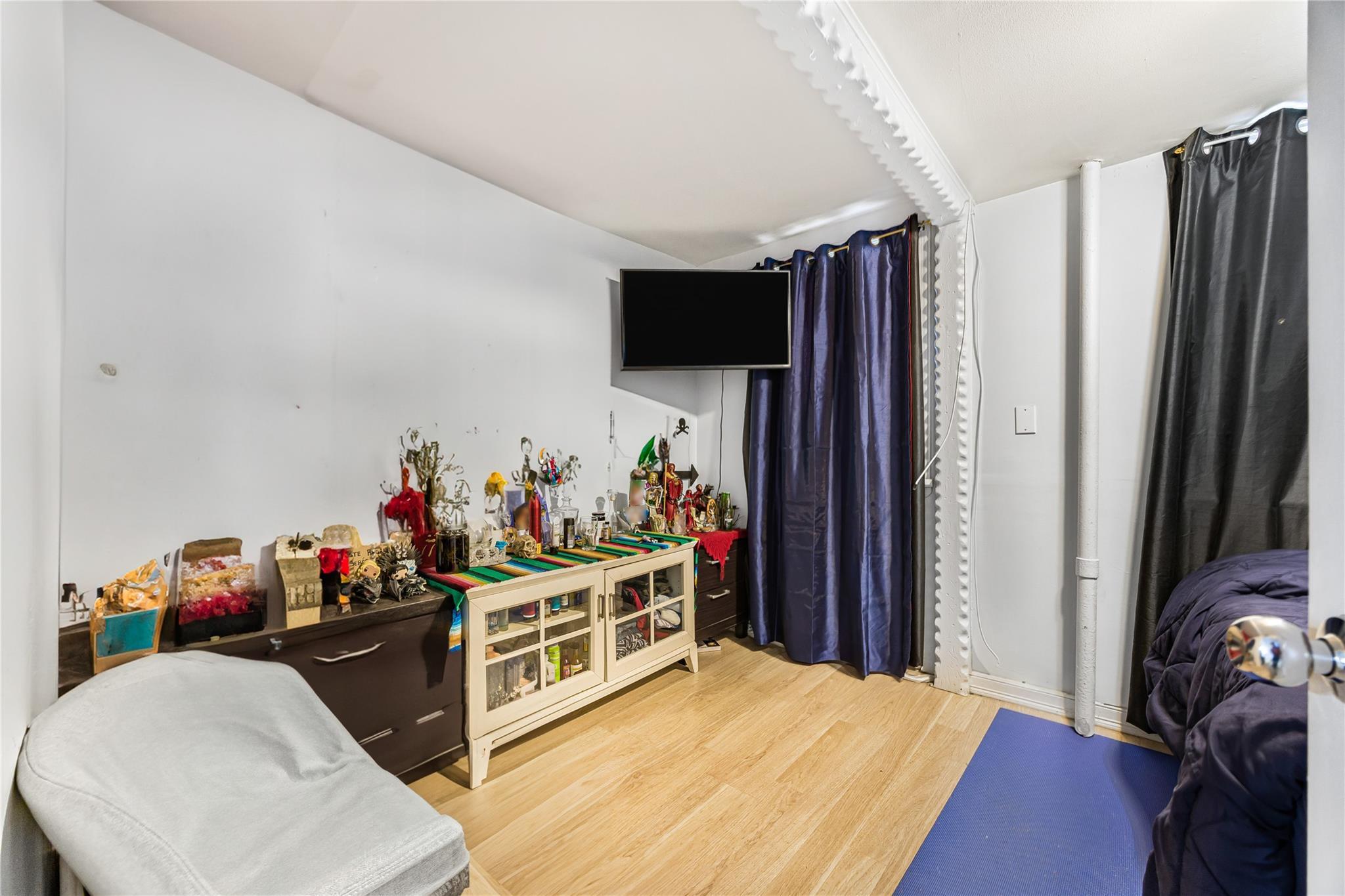 Single Family Laurel Hill  Queens, NY 11377, MLS-842877-24