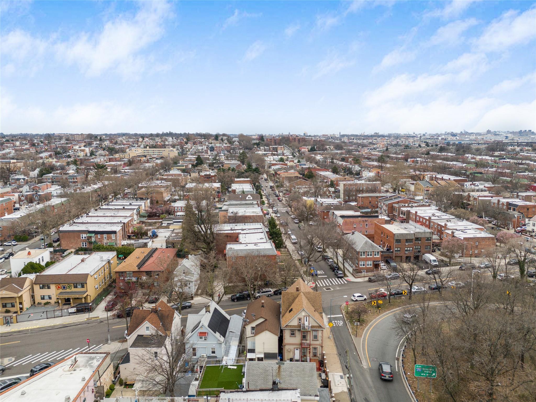 Single Family Laurel Hill  Queens, NY 11377, MLS-842877-29