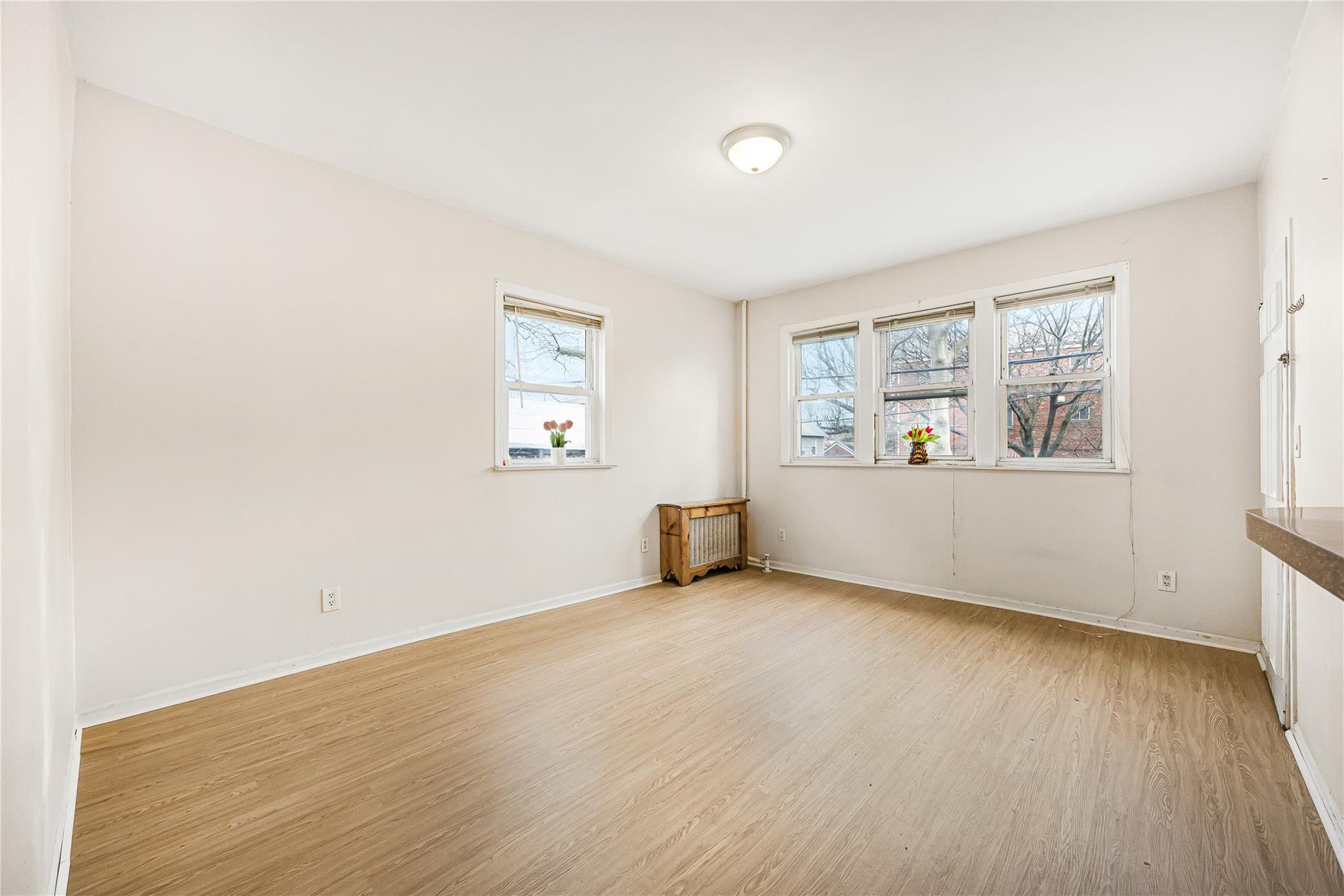 Single Family Laurel Hill  Queens, NY 11377, MLS-842877-5