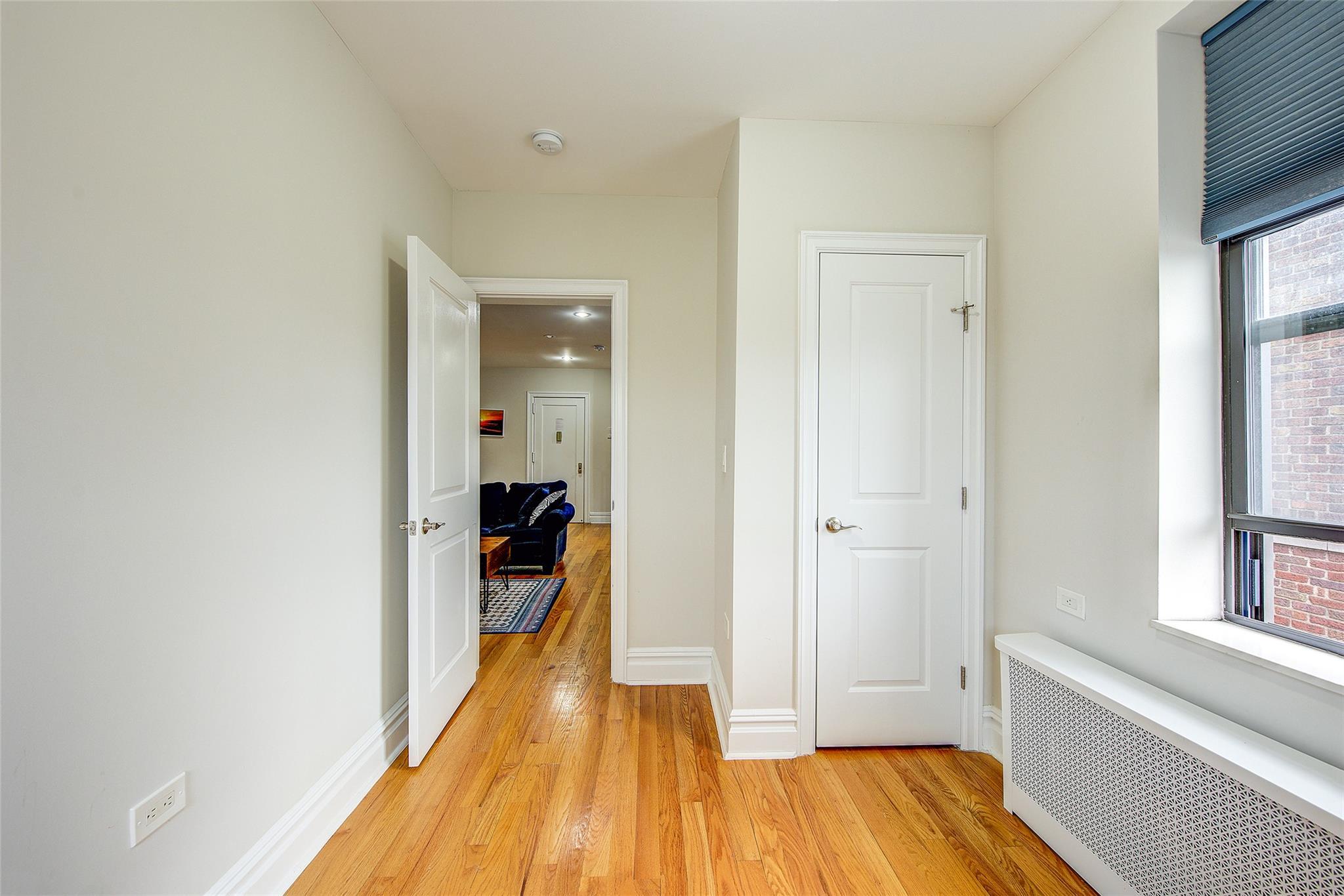 Condo Queens  Queens, NY 11375, MLS-842902-12