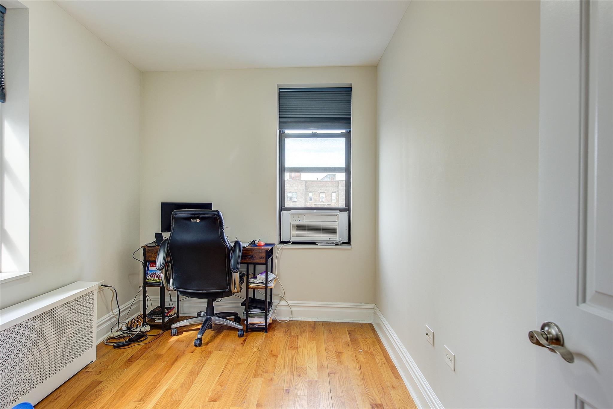 Condo Queens  Queens, NY 11375, MLS-842902-13