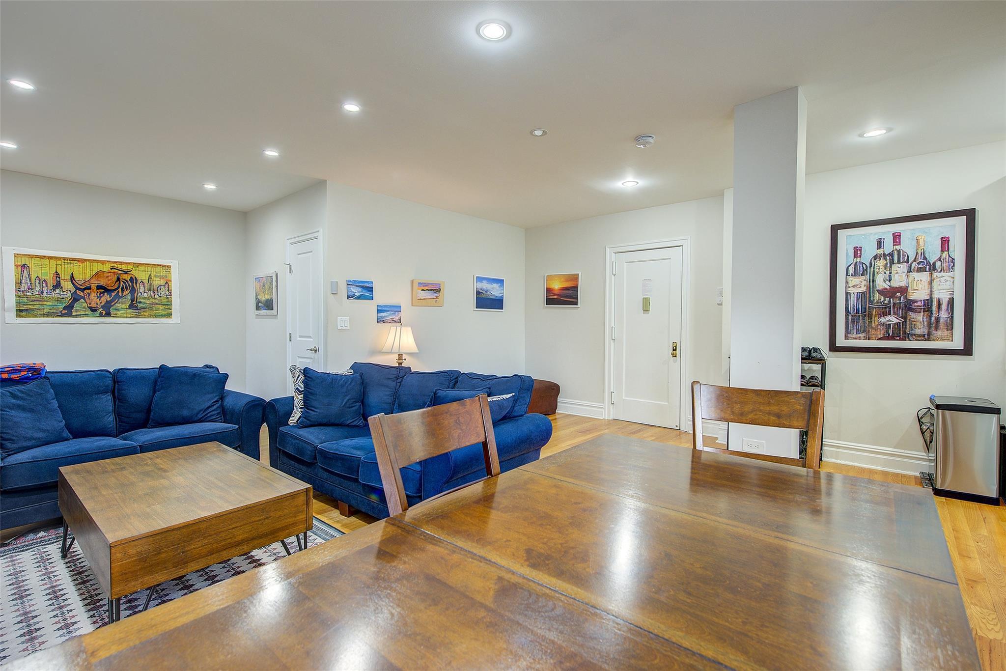 Condo Queens  Queens, NY 11375, MLS-842902-3
