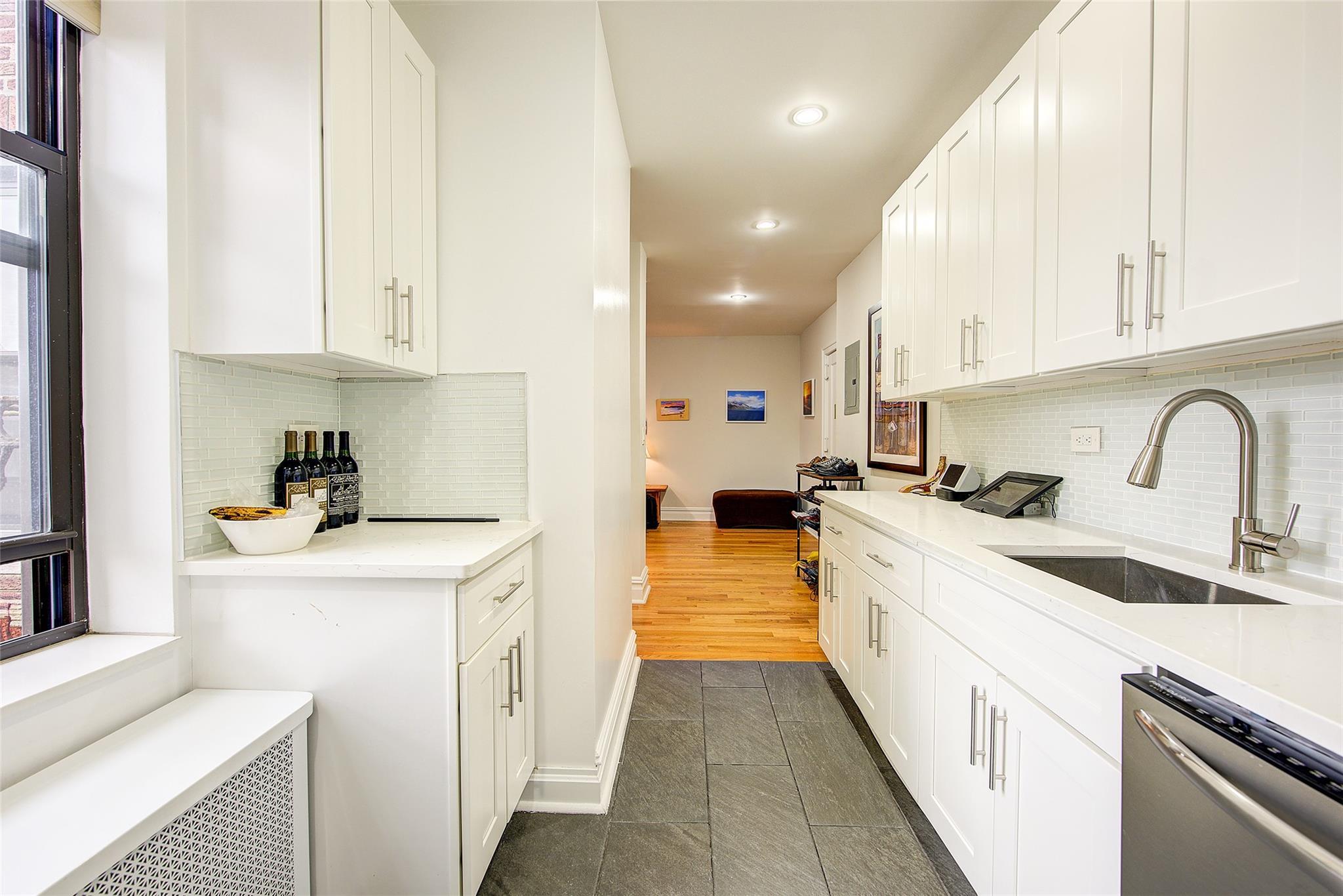 Condo Queens  Queens, NY 11375, MLS-842902-4
