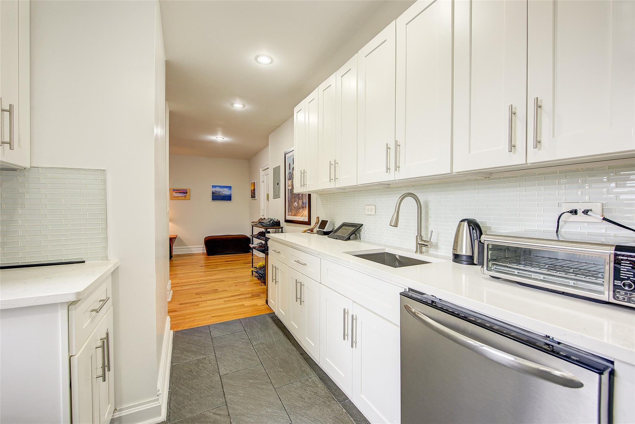 Condo Queens  Queens, NY 11375, MLS-842902-5