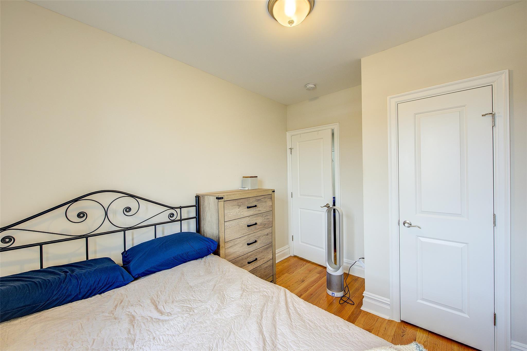 Condo Queens  Queens, NY 11375, MLS-842902-9