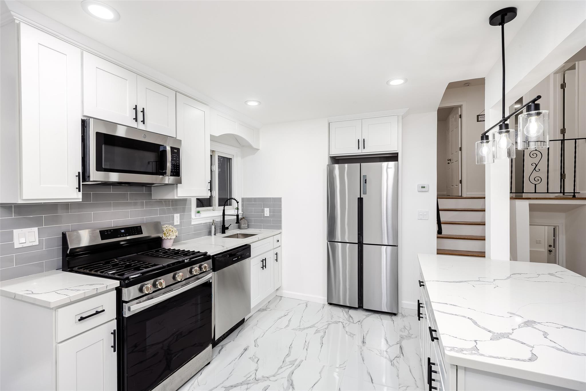 Single Family 24th  Suffolk County, NY 11729, MLS-842925-10