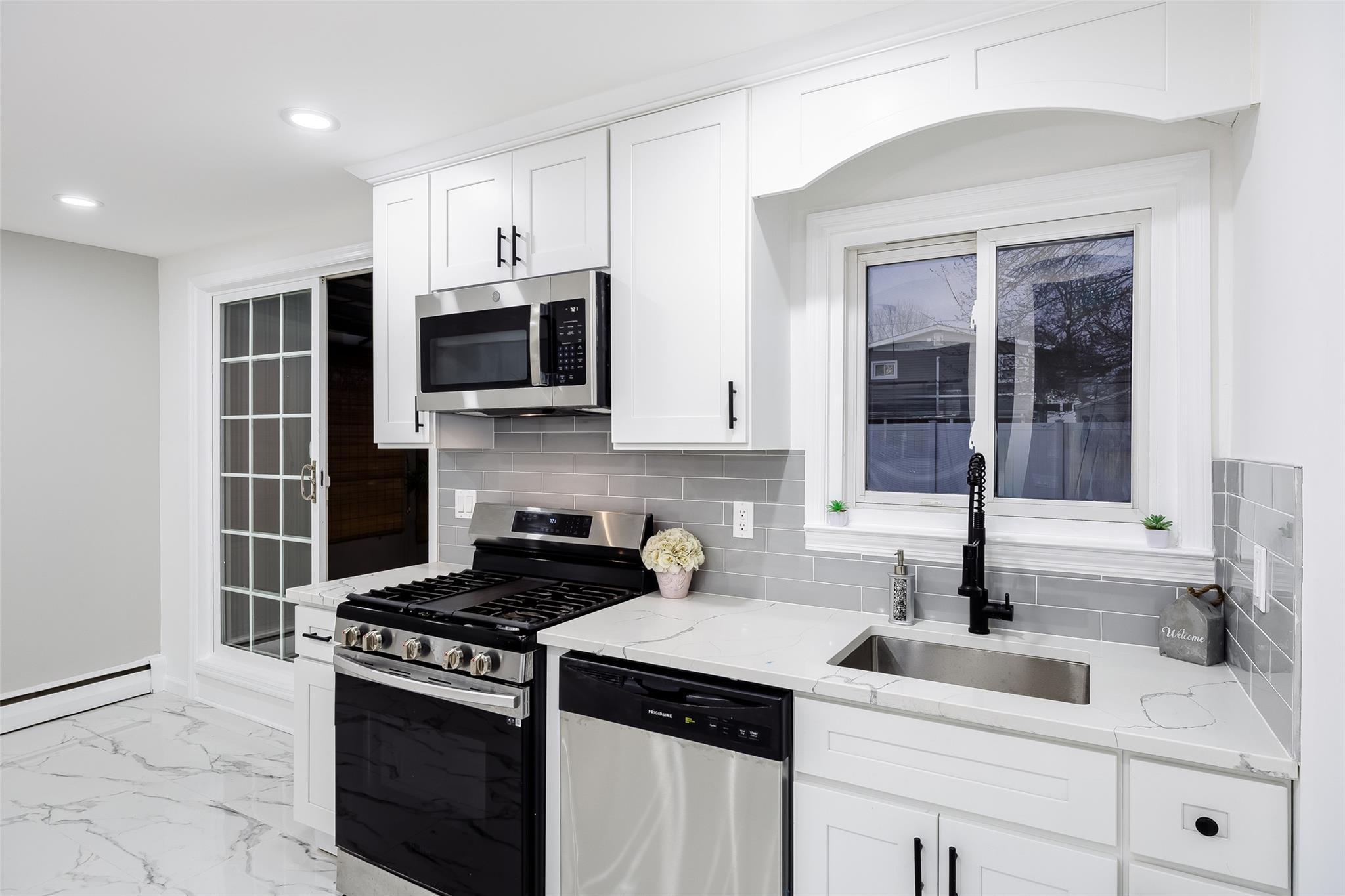 Single Family 24th  Suffolk County, NY 11729, MLS-842925-13