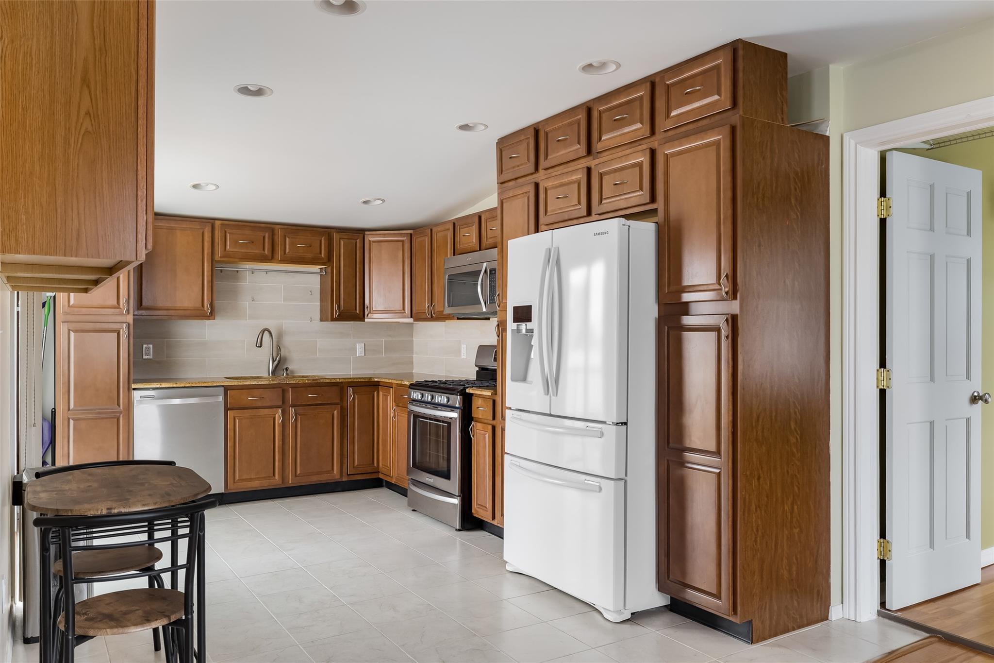 Single Family Saltaire  Suffolk County, NY 11757, MLS-842939-12
