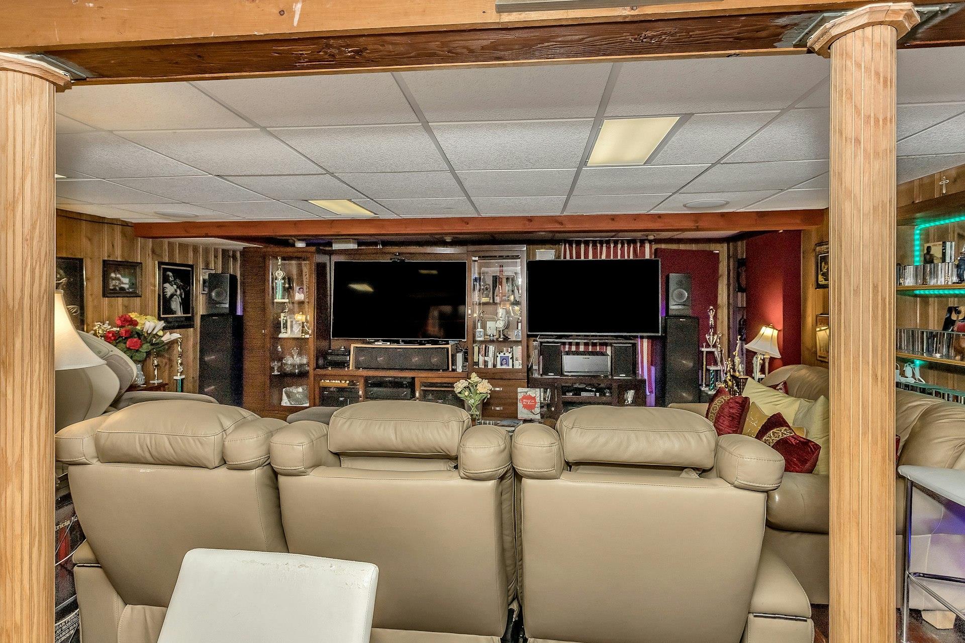 Single Family Dartmouth  Nassau County, NY 11590, MLS-842953-16