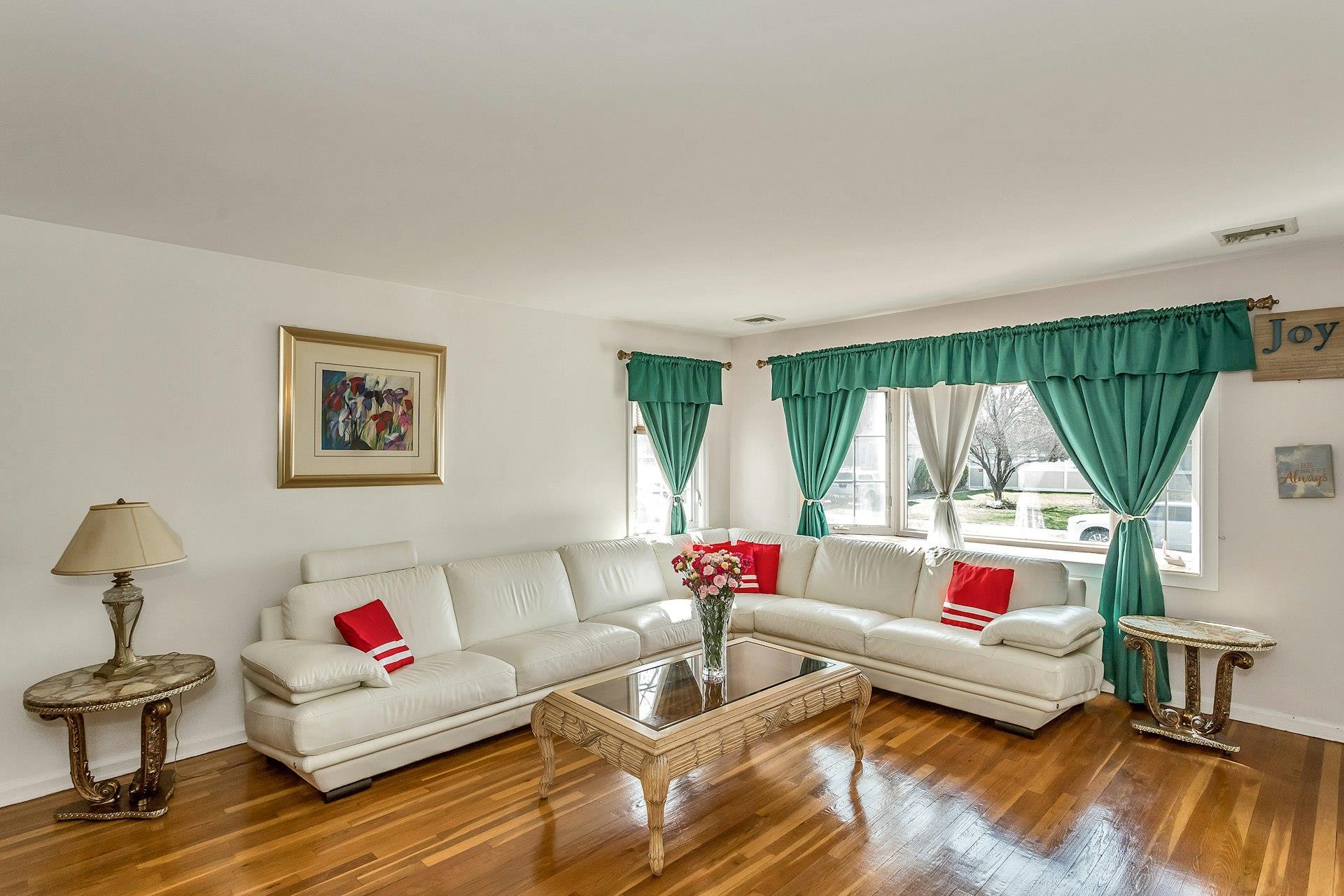 Single Family Dartmouth  Nassau County, NY 11590, MLS-842953-3