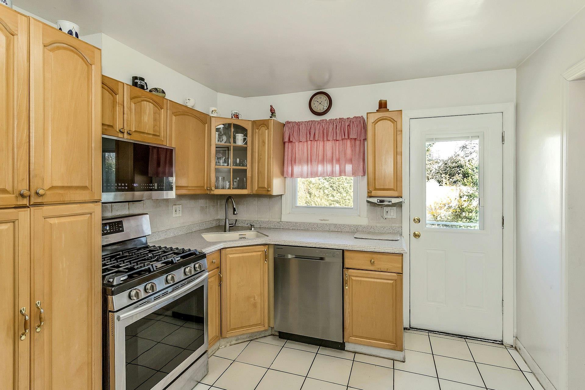 Single Family Dartmouth  Nassau County, NY 11590, MLS-842953-8