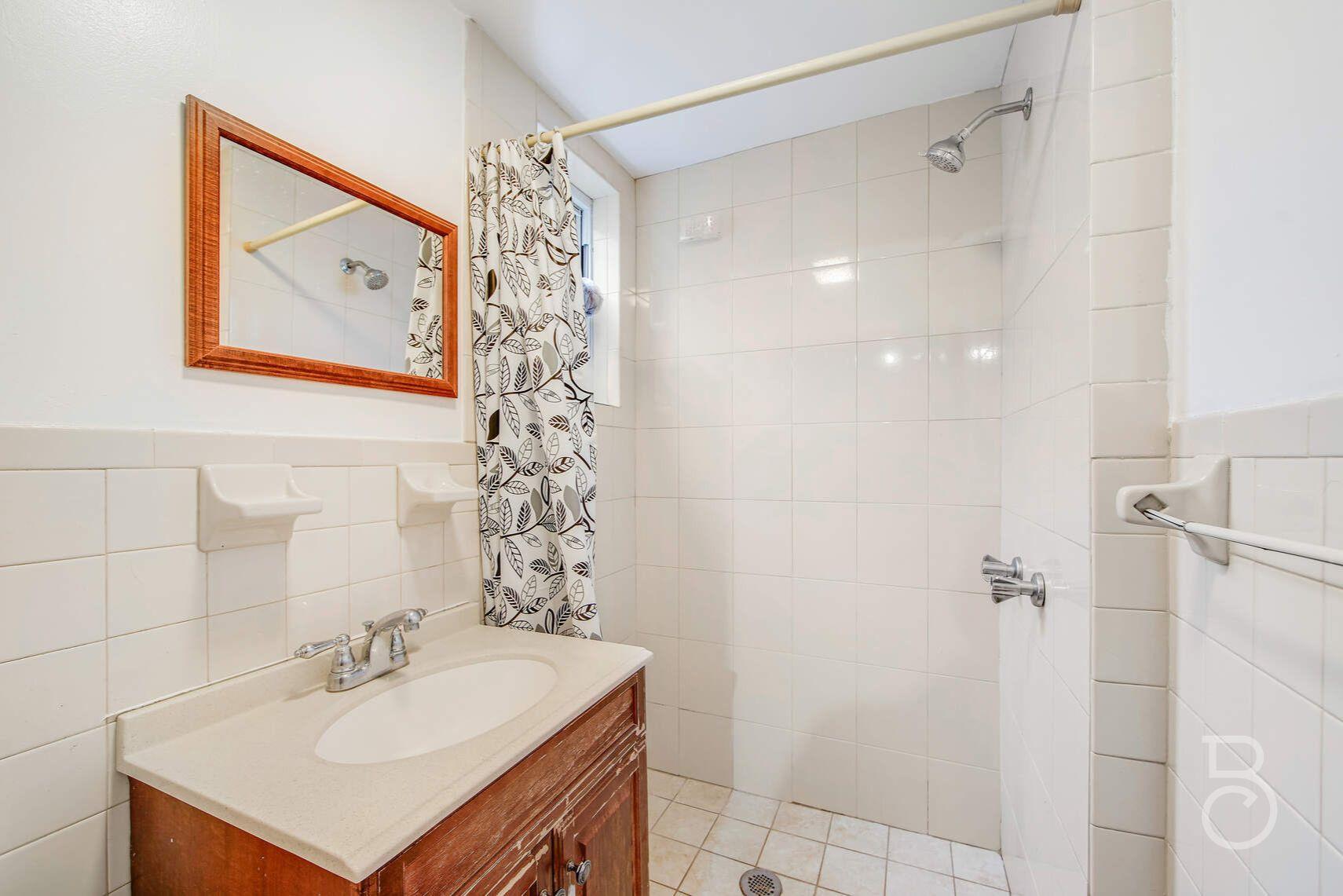 Single Family 10th  Queens, NY 11106, MLS-842976-10