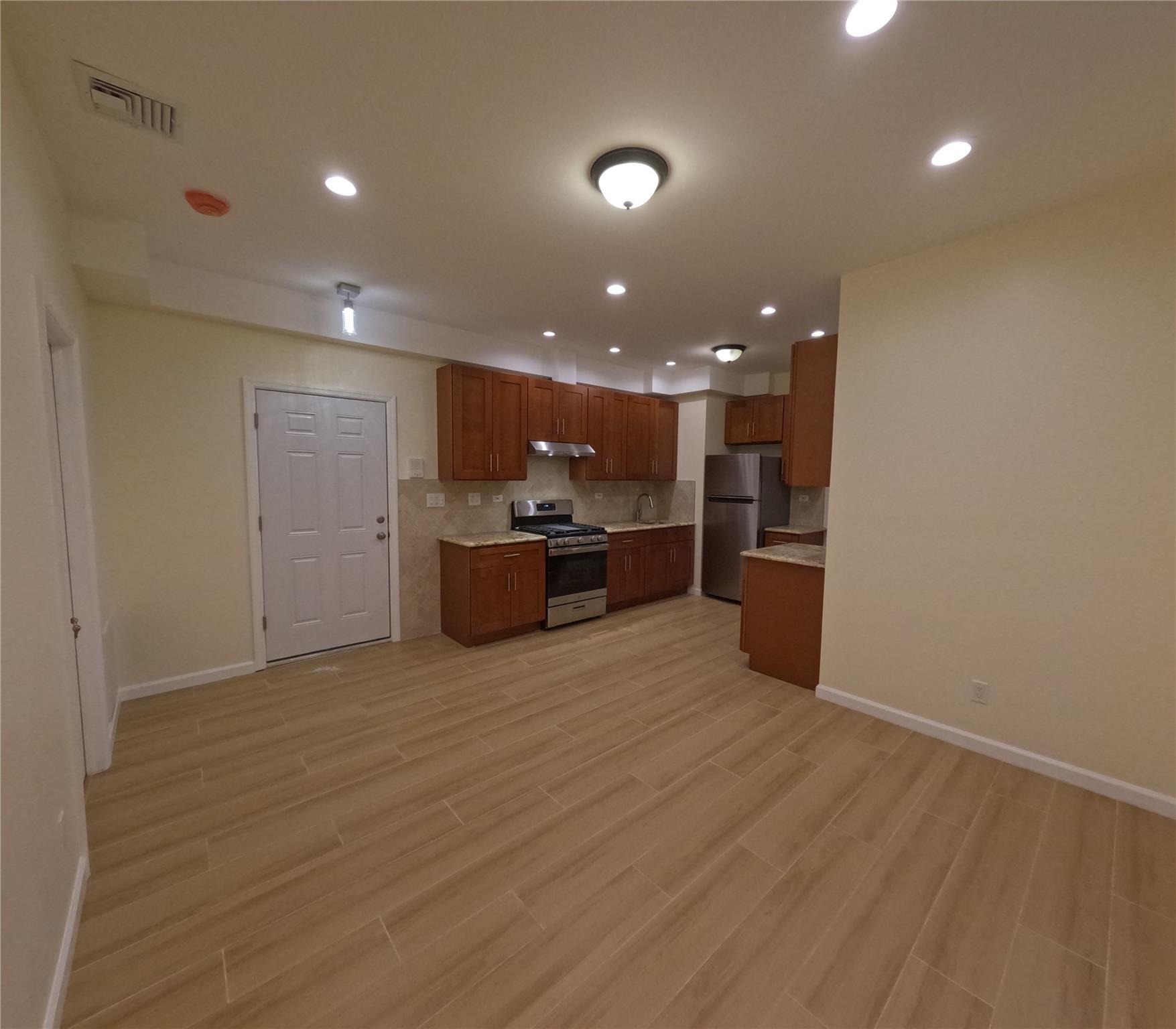 Apartment Revere  Bronx, NY 10465, MLS-843025-2