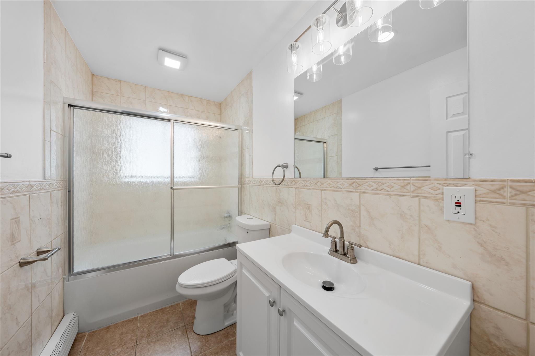 Single Family Silver  Suffolk County, NY 11704, MLS-843050-11