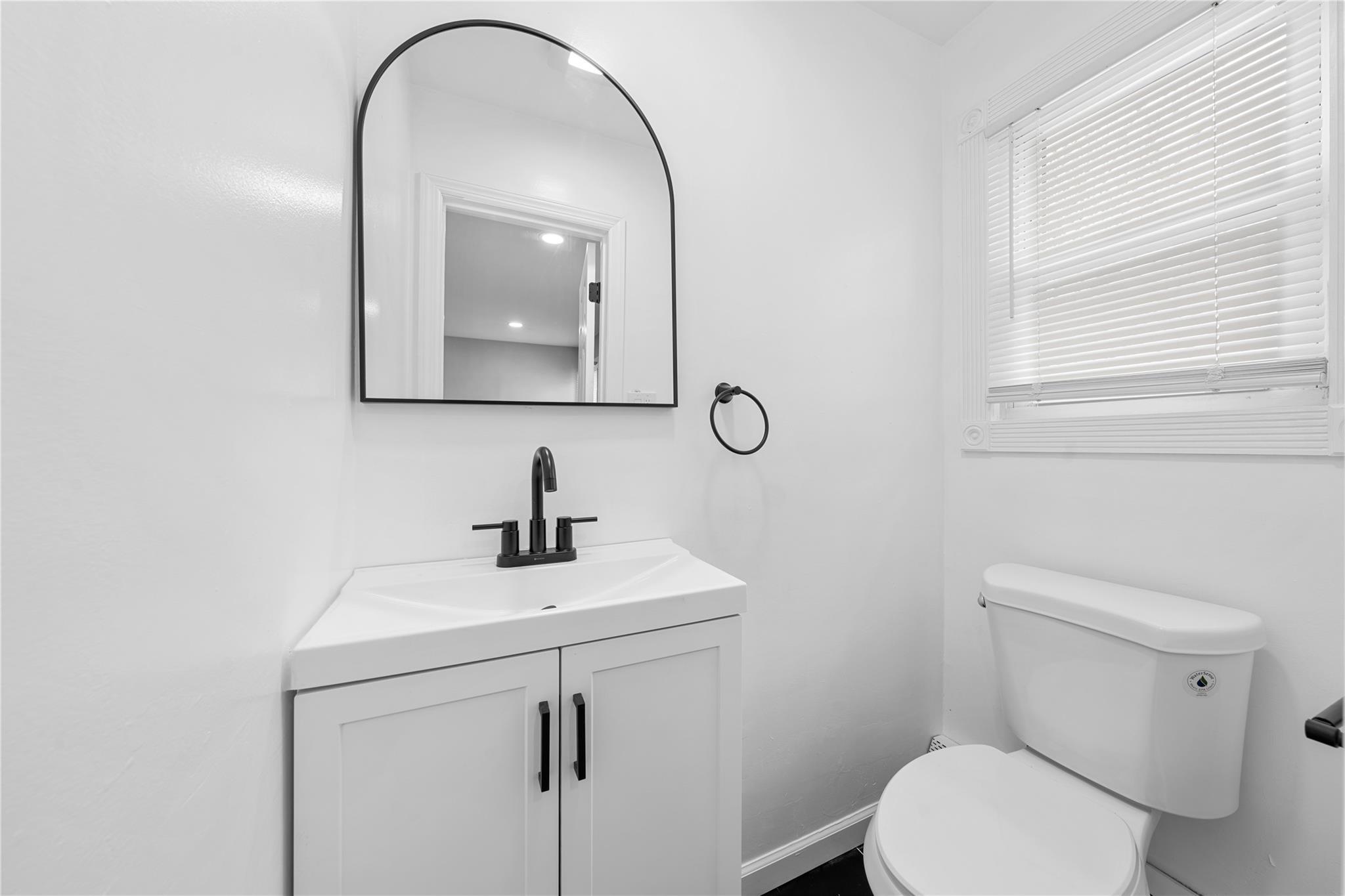 Single Family Silver  Suffolk County, NY 11704, MLS-843050-15