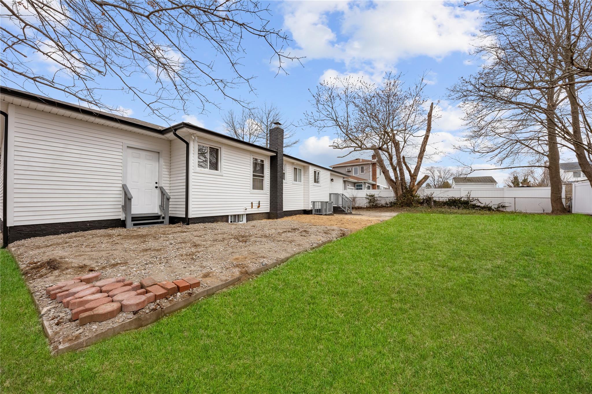 Single Family Silver  Suffolk County, NY 11704, MLS-843050-23