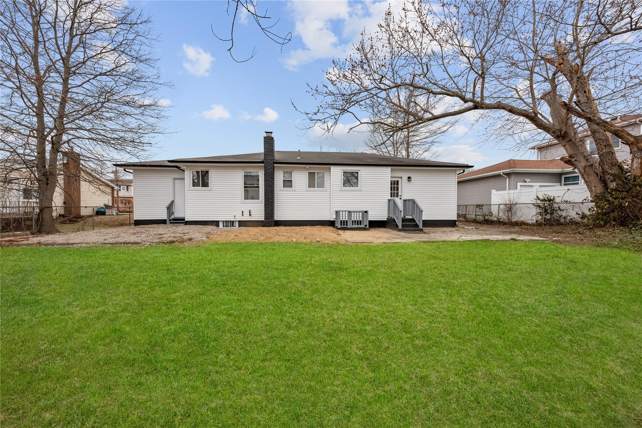 Single Family Silver  Suffolk County, NY 11704, MLS-843050-24