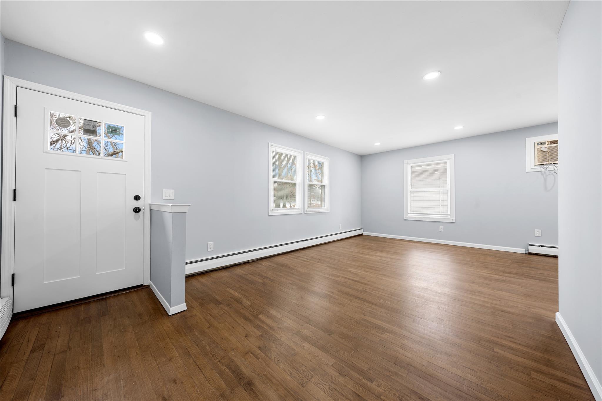 Single Family Silver  Suffolk County, NY 11704, MLS-843050-4