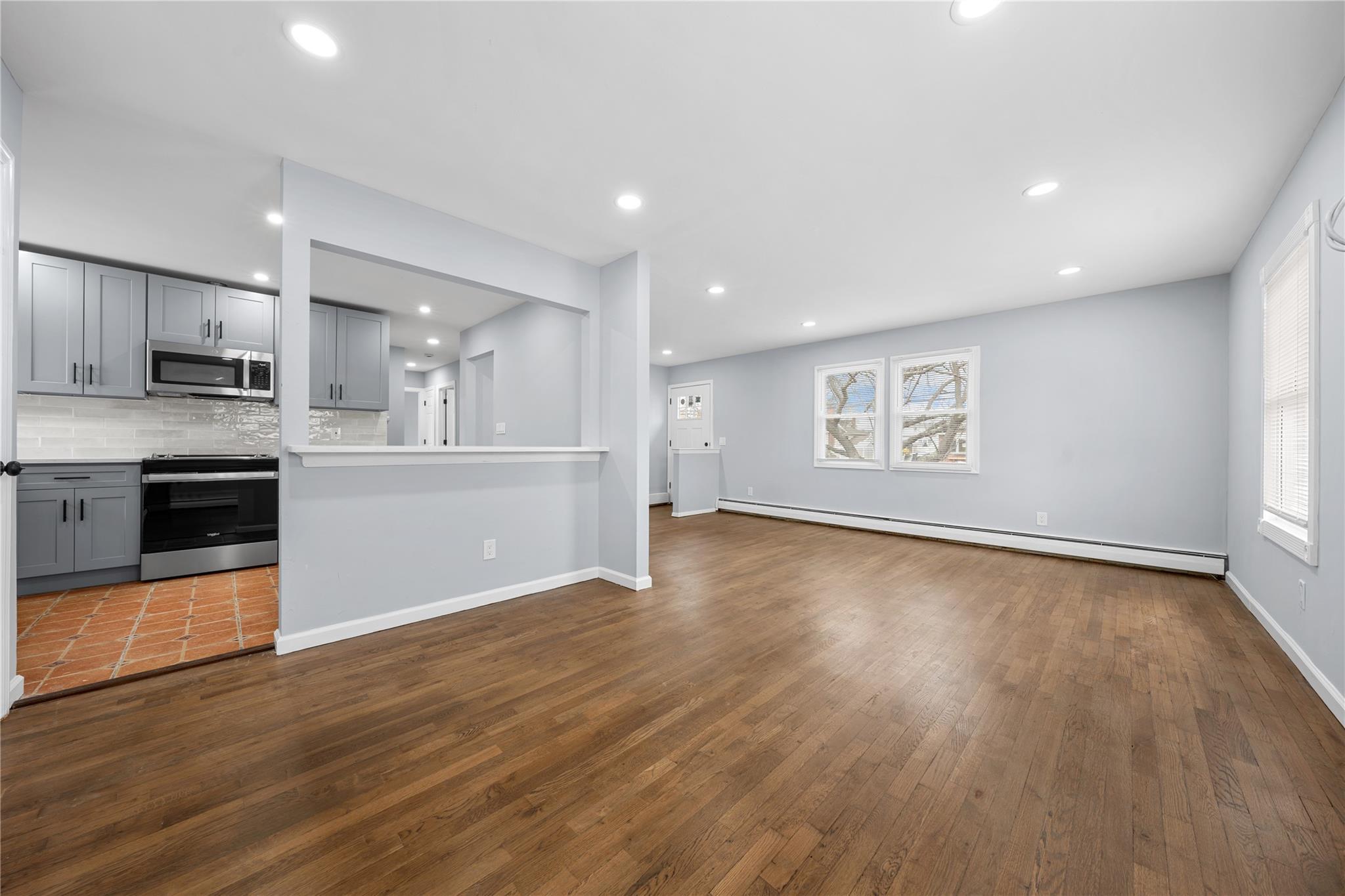 Single Family Silver  Suffolk County, NY 11704, MLS-843050-6