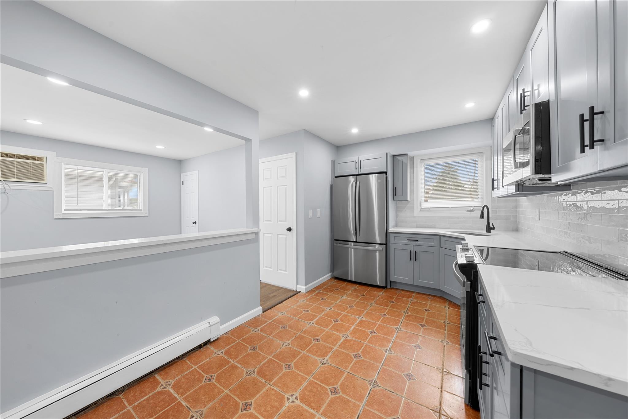 Single Family Silver  Suffolk County, NY 11704, MLS-843050-9