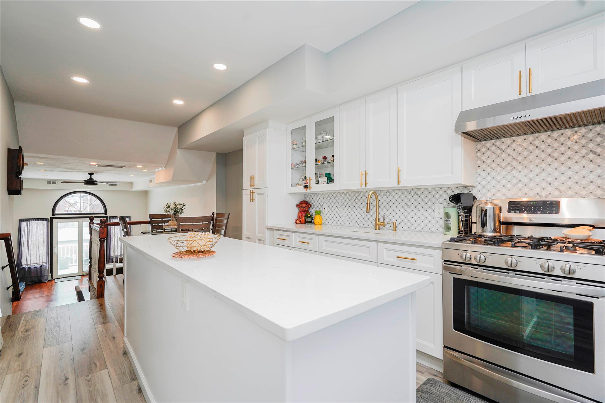 Single Family Burgher  Staten Island, NY 10304, MLS-843077-15