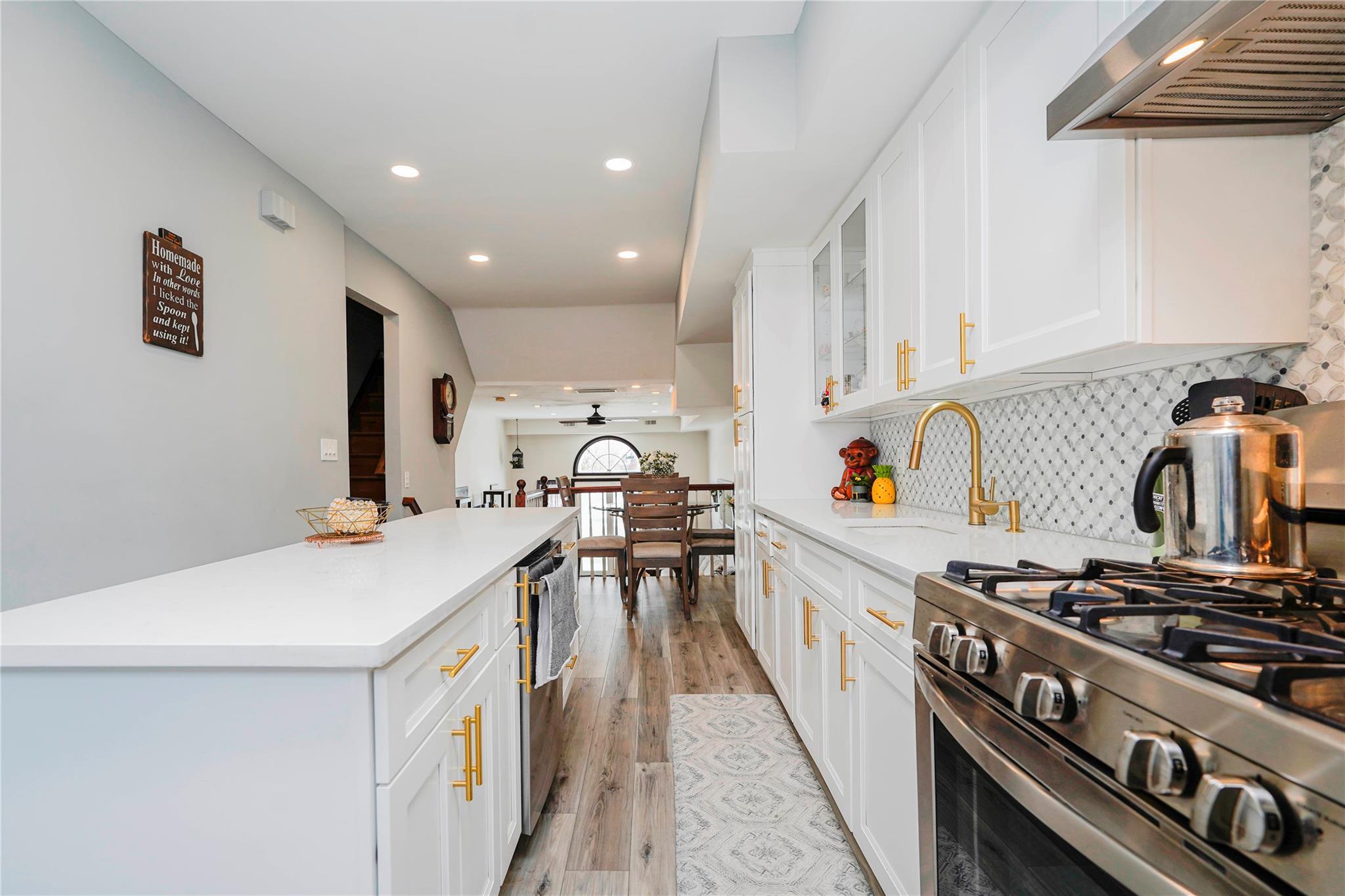 Single Family Burgher  Staten Island, NY 10304, MLS-843077-16