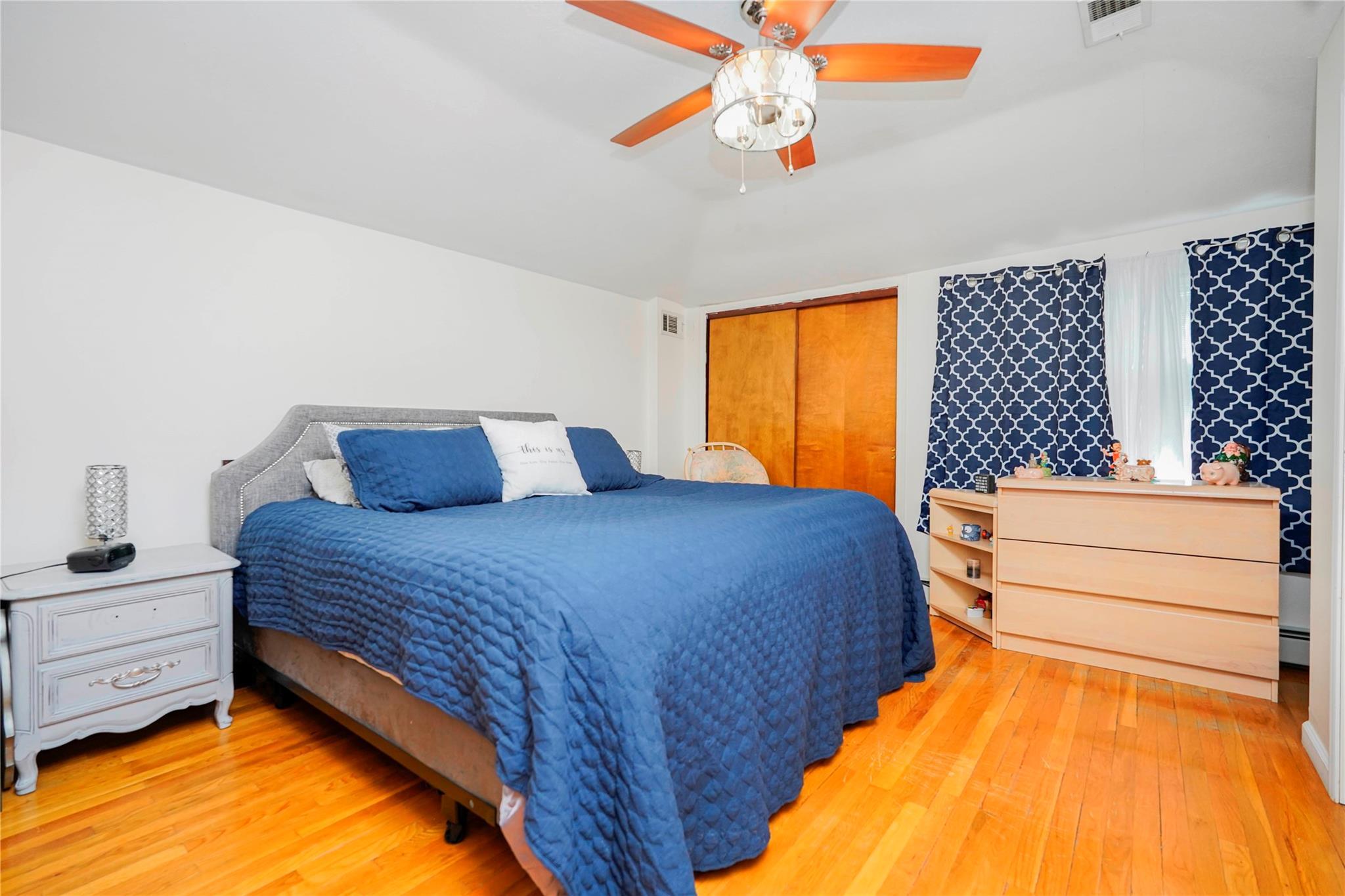 Single Family Burgher  Staten Island, NY 10304, MLS-843077-20