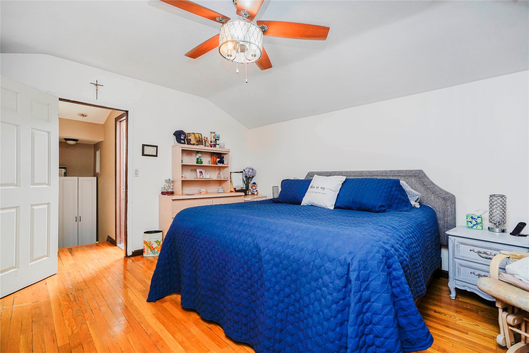 Single Family Burgher  Staten Island, NY 10304, MLS-843077-21