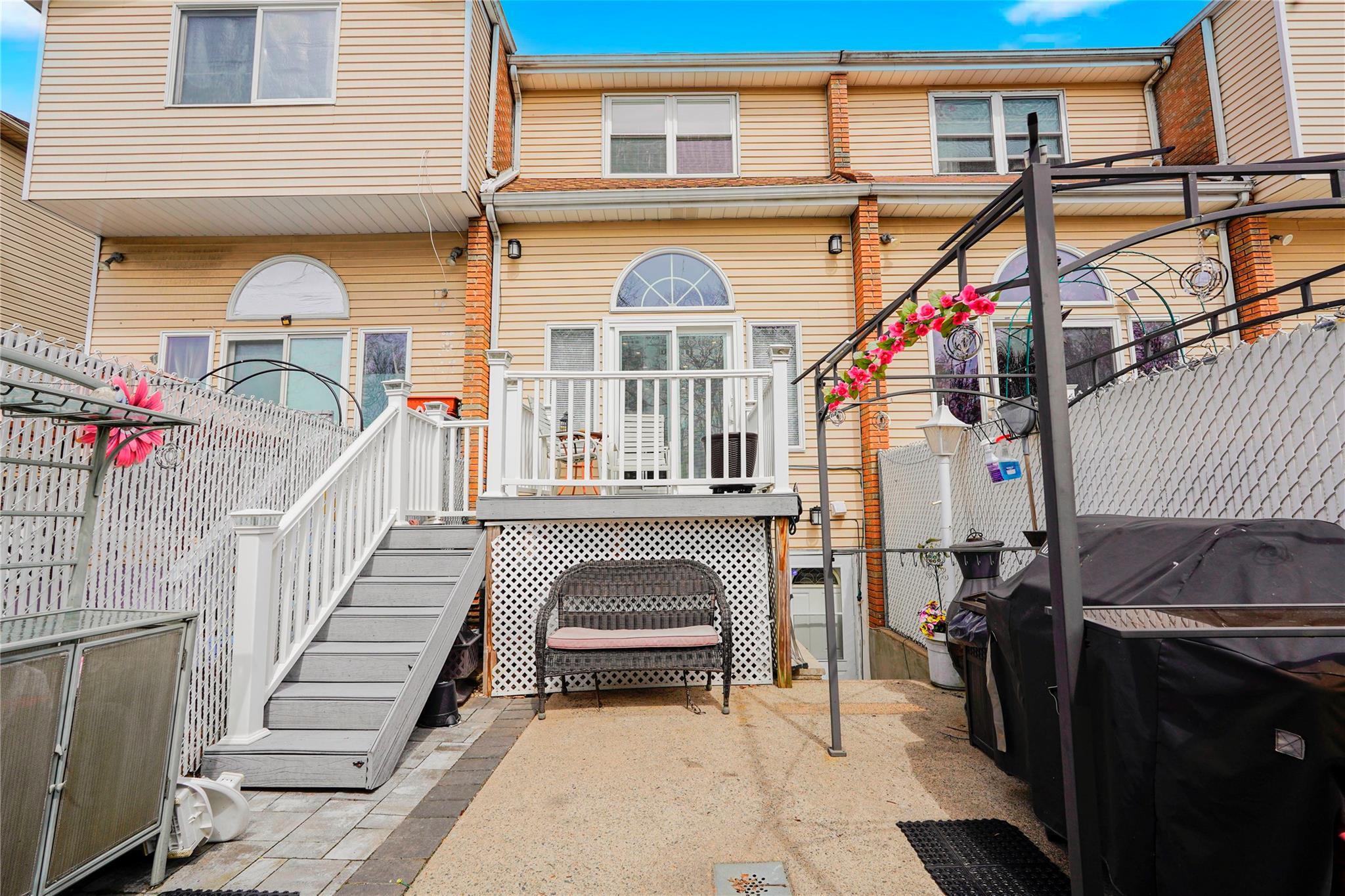 Single Family Burgher  Staten Island, NY 10304, MLS-843077-29