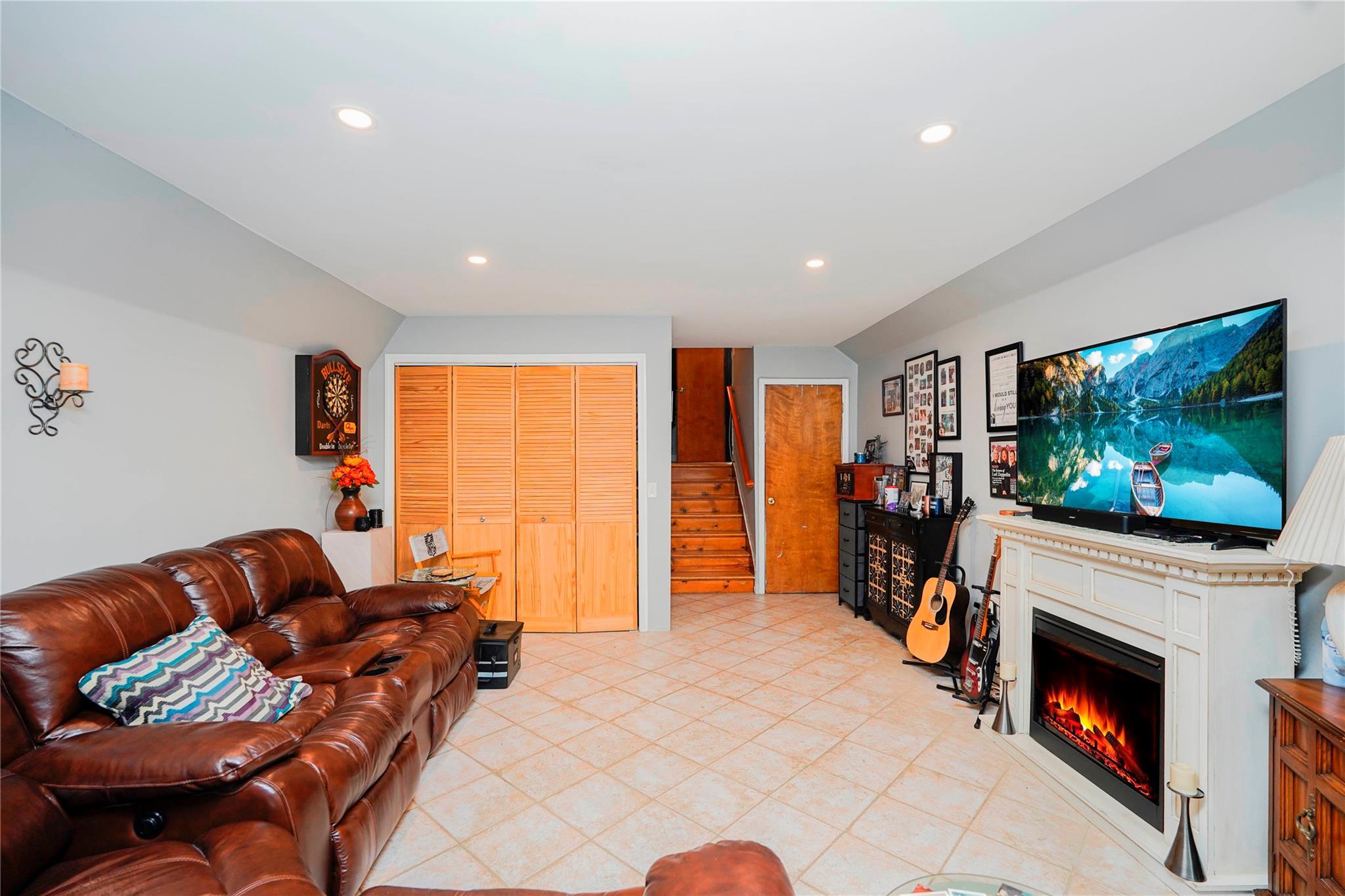 Single Family Burgher  Staten Island, NY 10304, MLS-843077-5