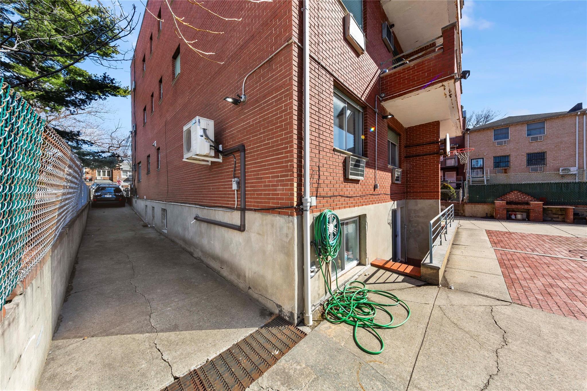 Single Family 49th  Queens, NY 11377, MLS-843102-35