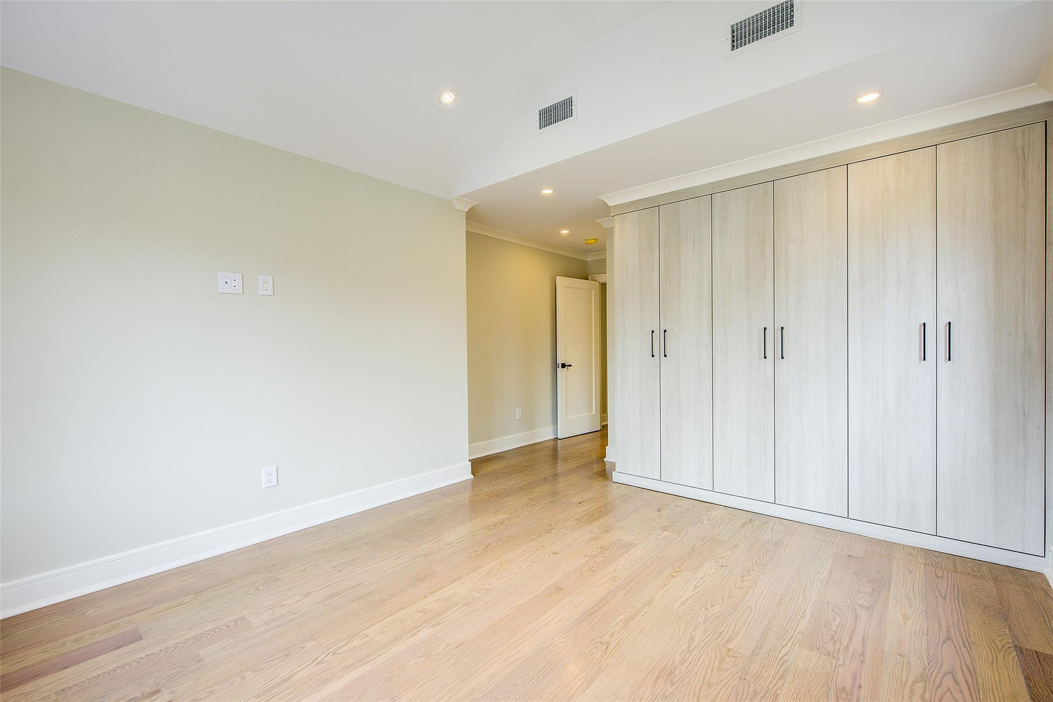 Single Family 20th Ave  Queens, NY 11357, MLS-843116-27