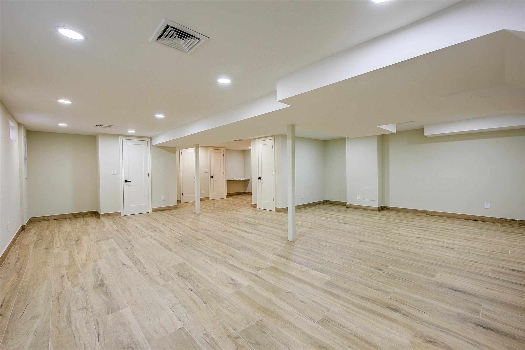 Single Family 20th Ave  Queens, NY 11357, MLS-843116-31
