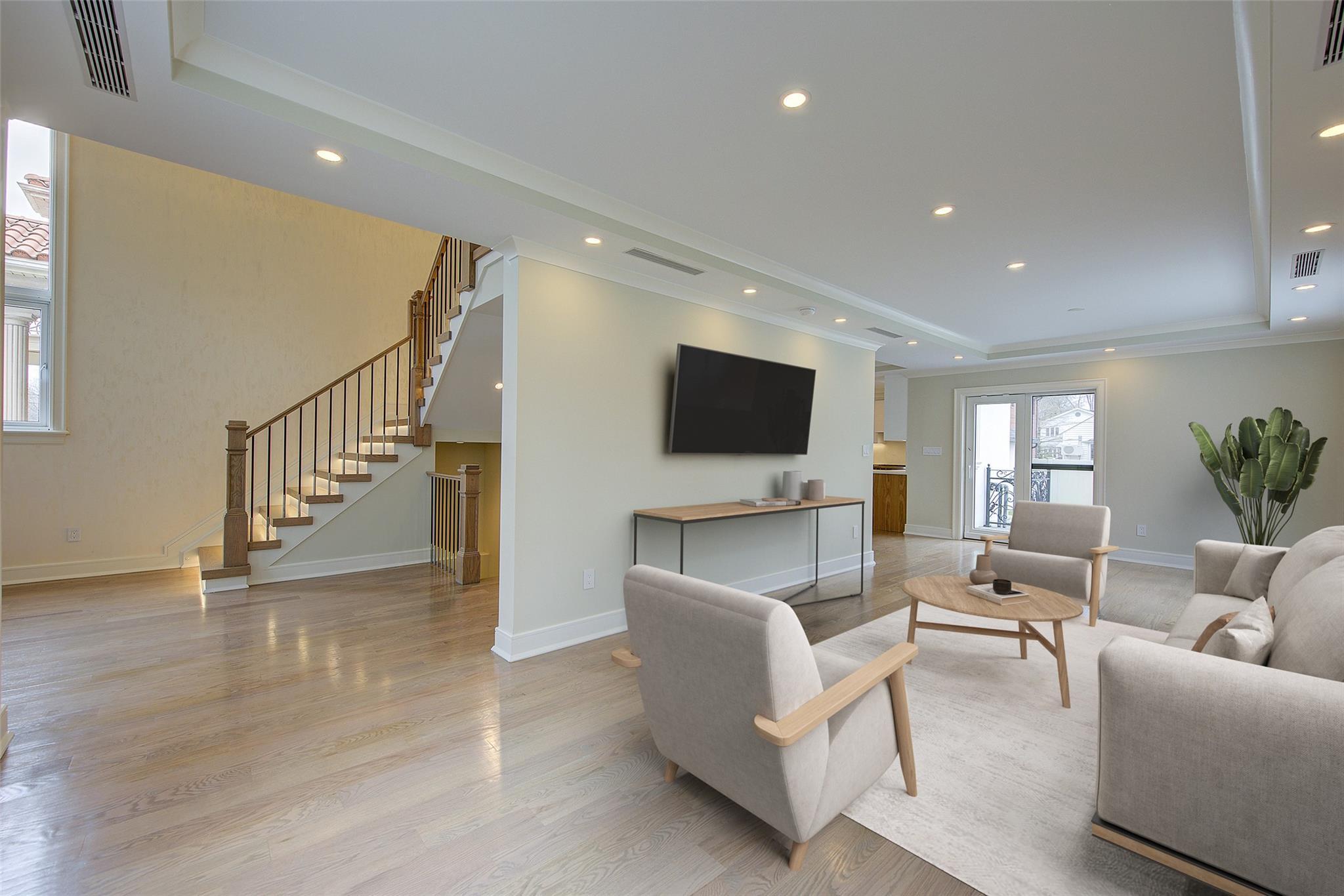 Single Family 20th Ave  Queens, NY 11357, MLS-843116-6