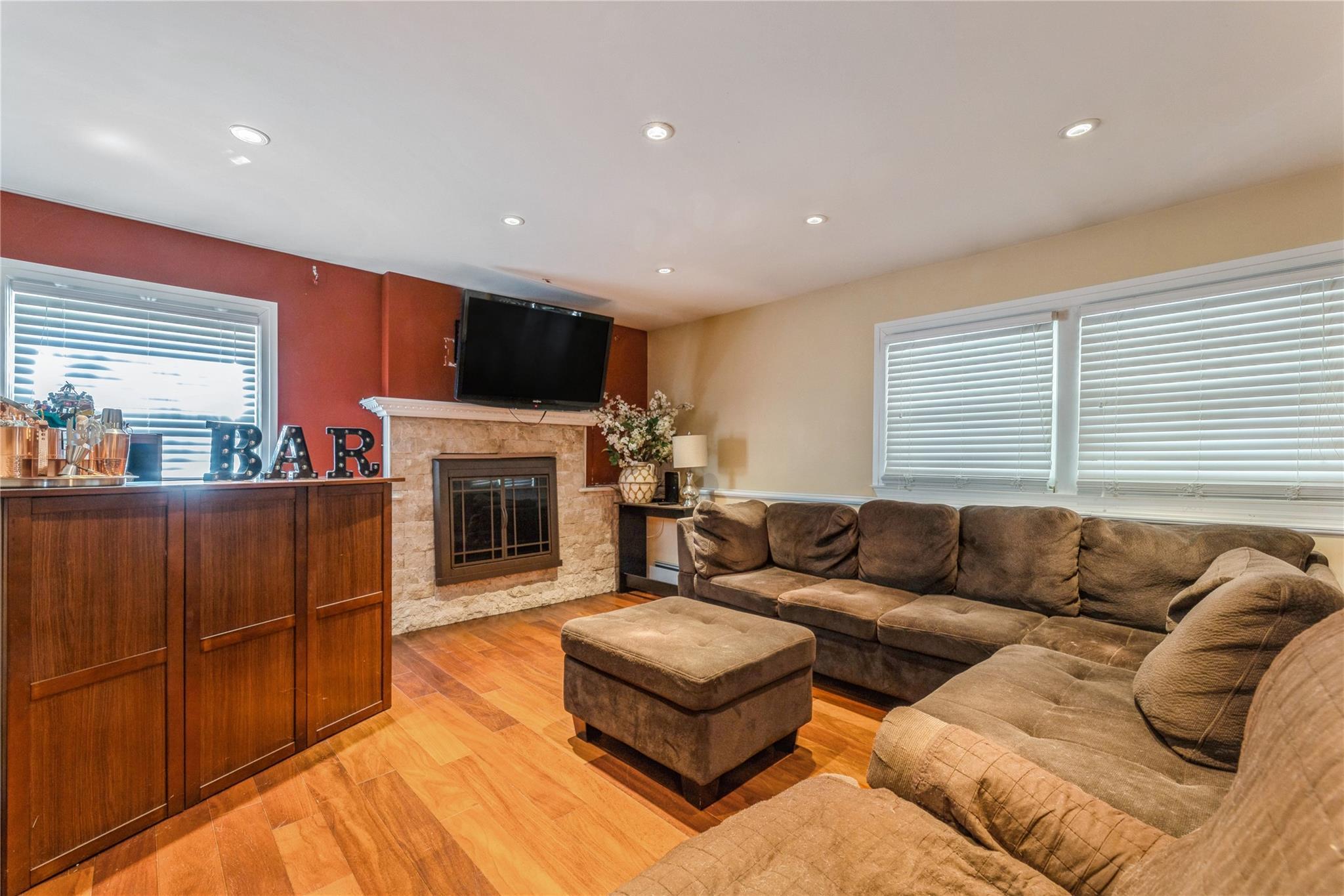 Single Family Cottage  Rockland County, NY 10901, MLS-843120-22