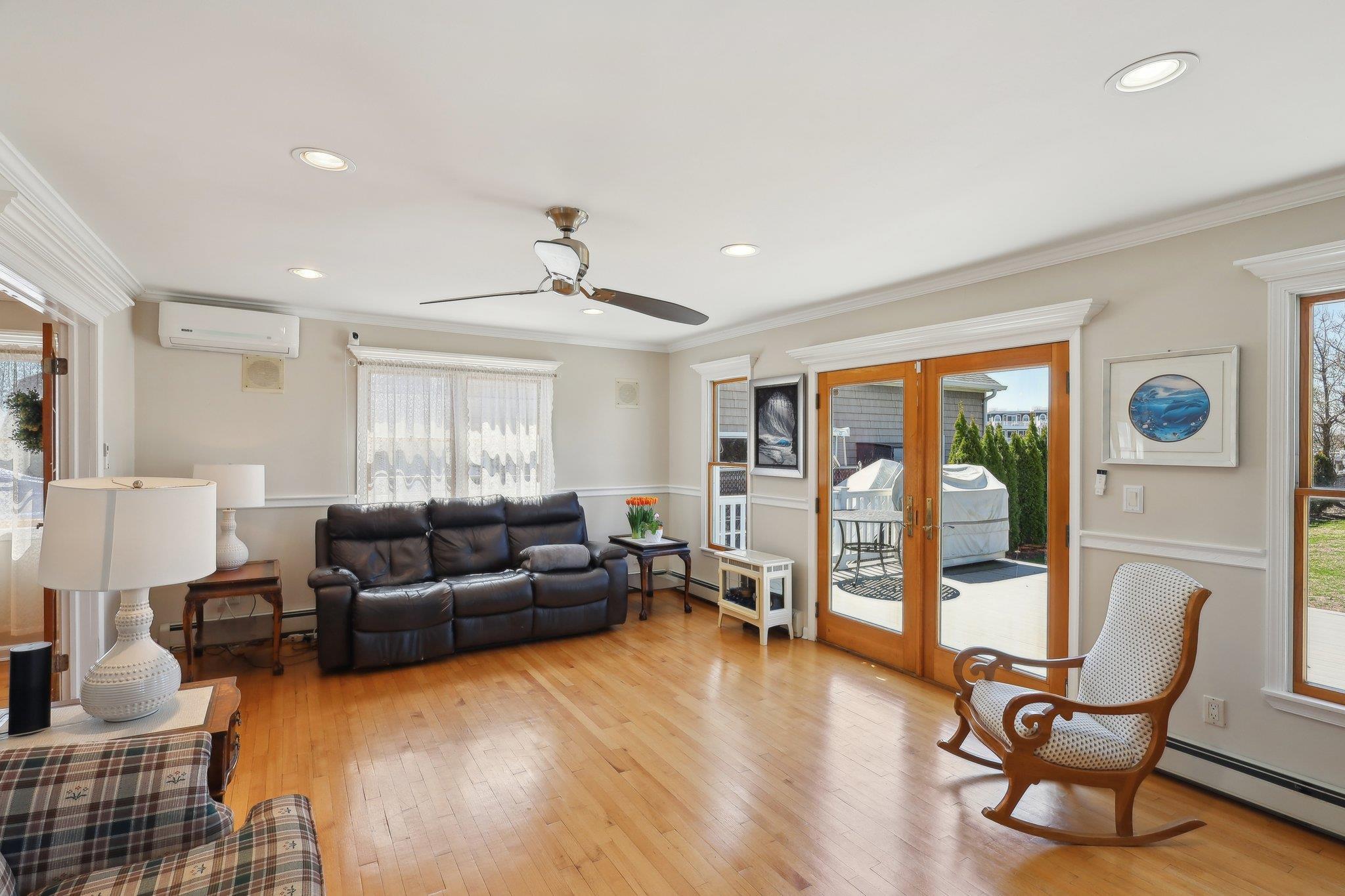Single Family Islip  Suffolk County, NY 11795, MLS-843131-10