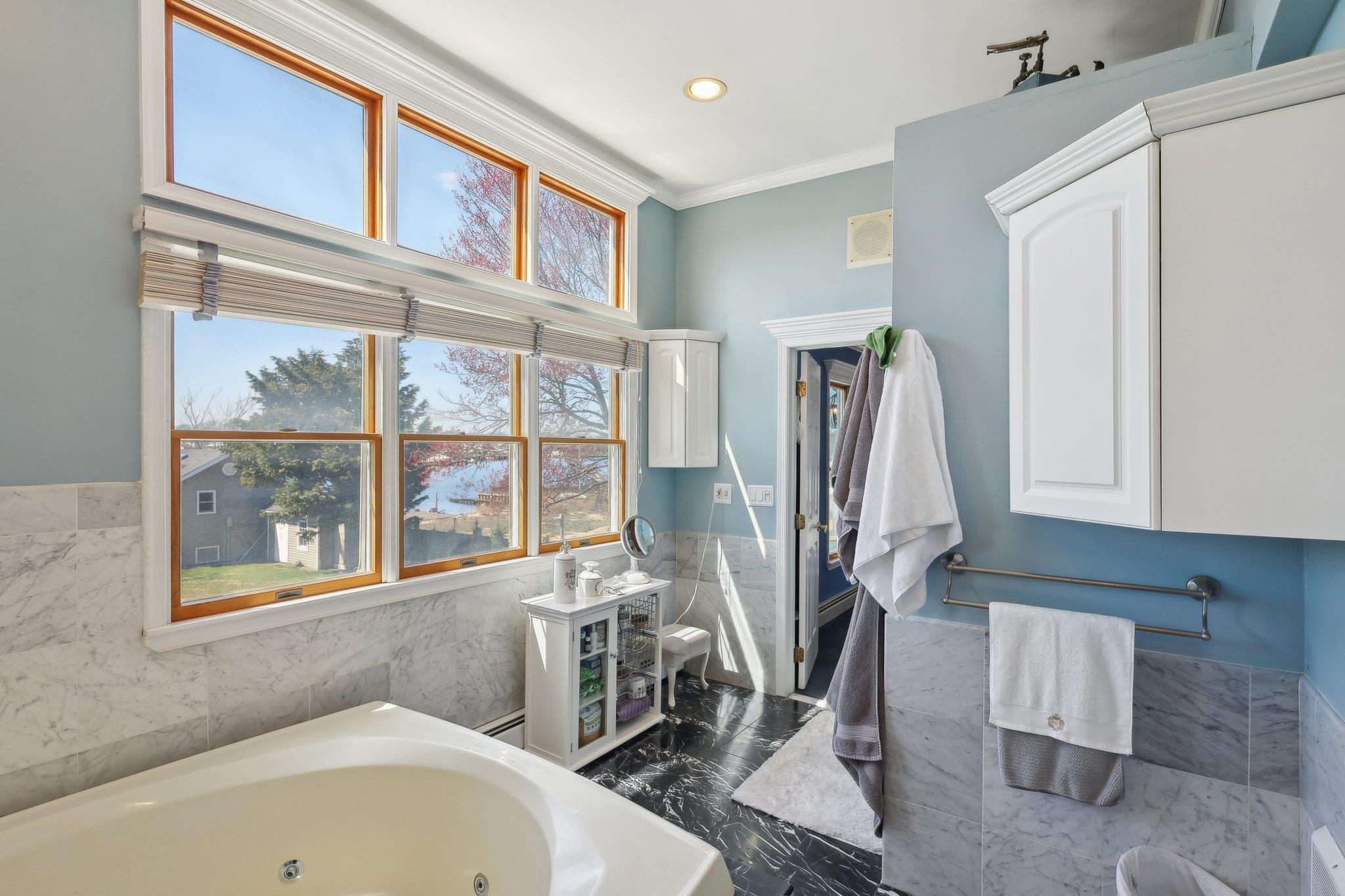 Single Family Islip  Suffolk County, NY 11795, MLS-843131-30