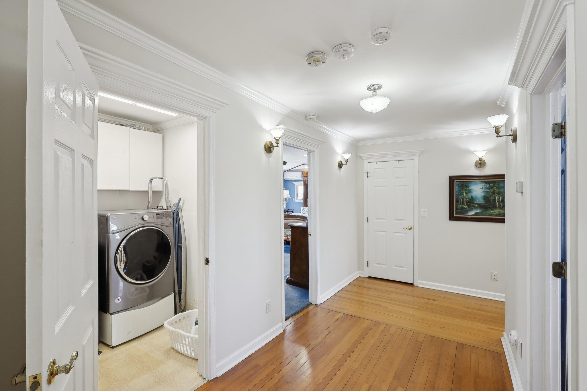 Single Family Islip  Suffolk County, NY 11795, MLS-843131-32