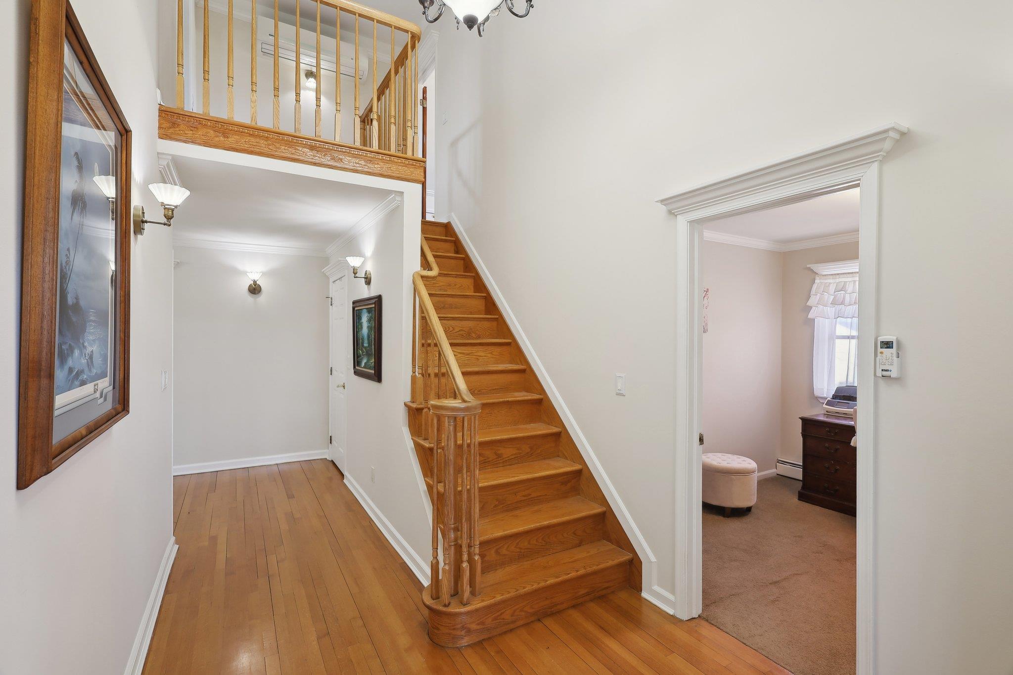 Single Family Islip  Suffolk County, NY 11795, MLS-843131-37