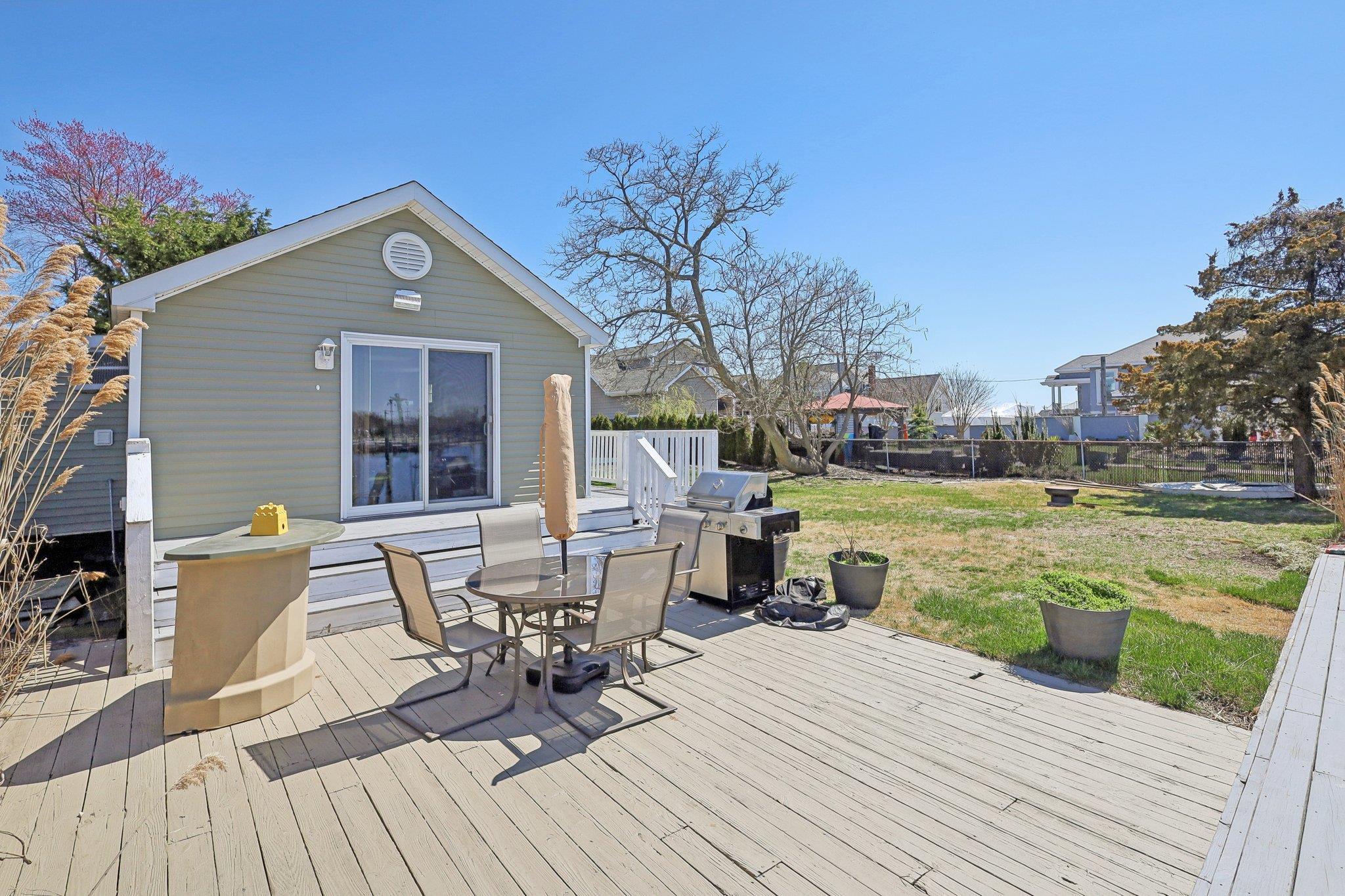 Single Family Islip  Suffolk County, NY 11795, MLS-843131-42