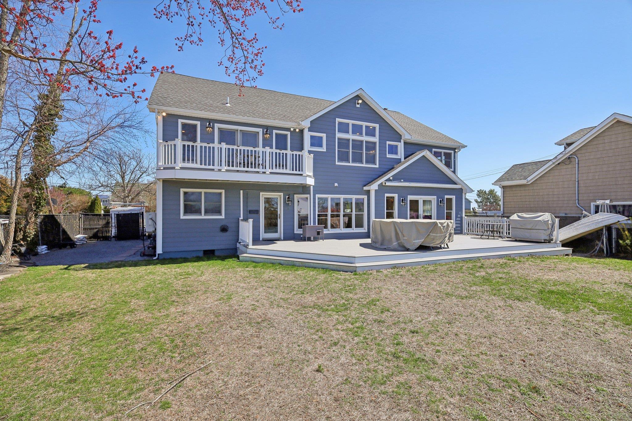 Single Family Islip  Suffolk County, NY 11795, MLS-843131-43