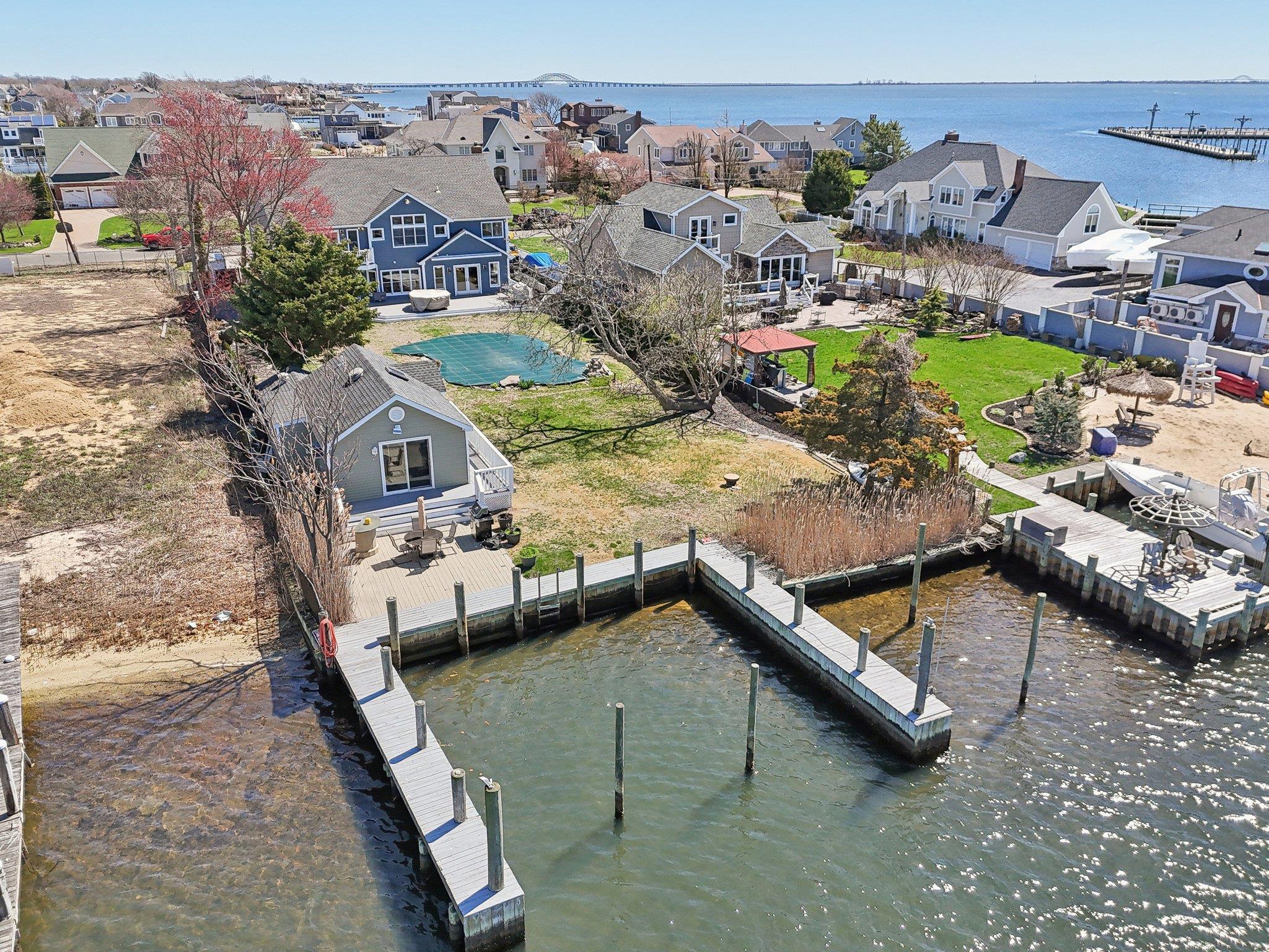 Single Family Islip  Suffolk County, NY 11795, MLS-843131-49