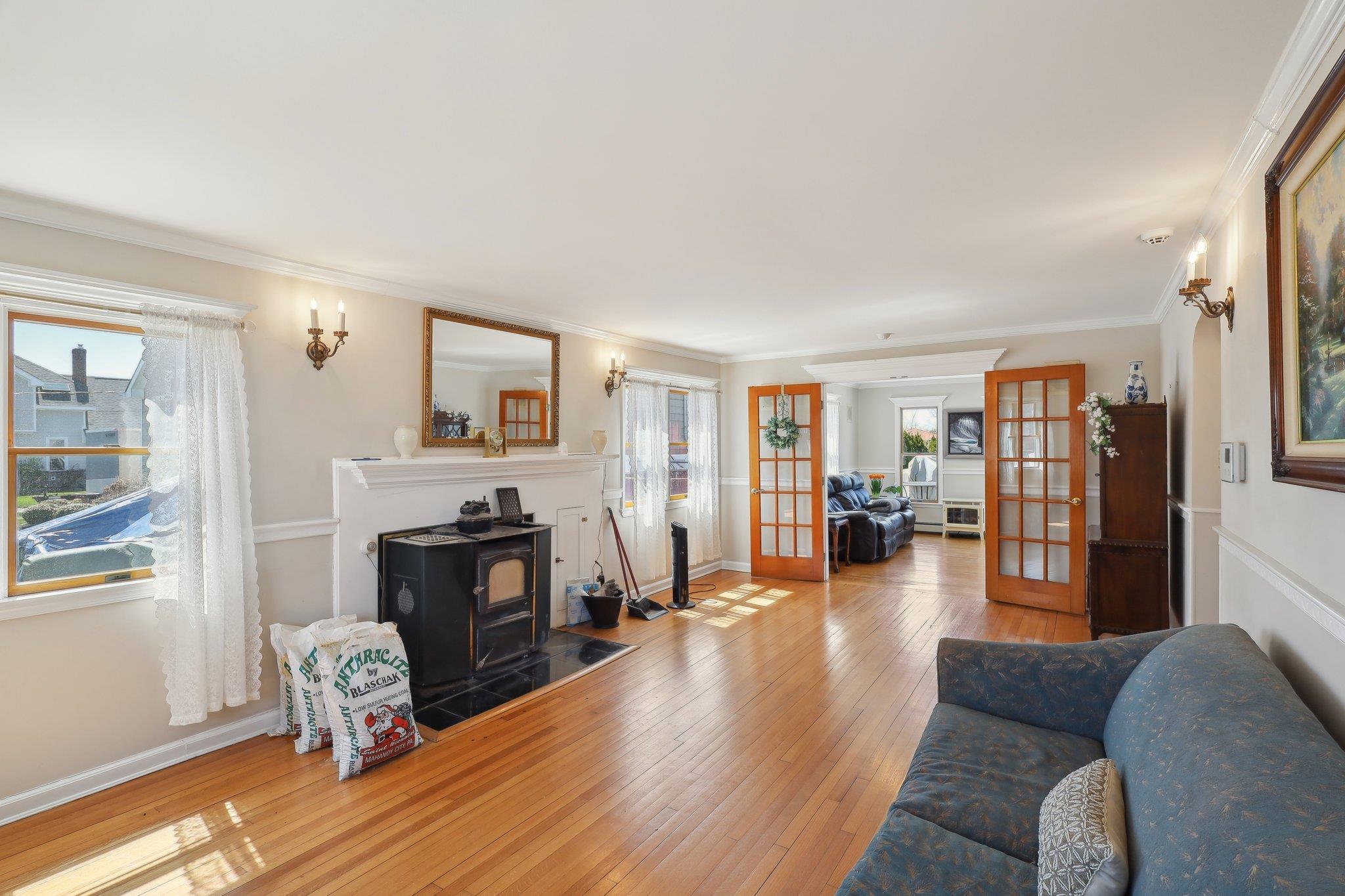 Single Family Islip  Suffolk County, NY 11795, MLS-843131-8