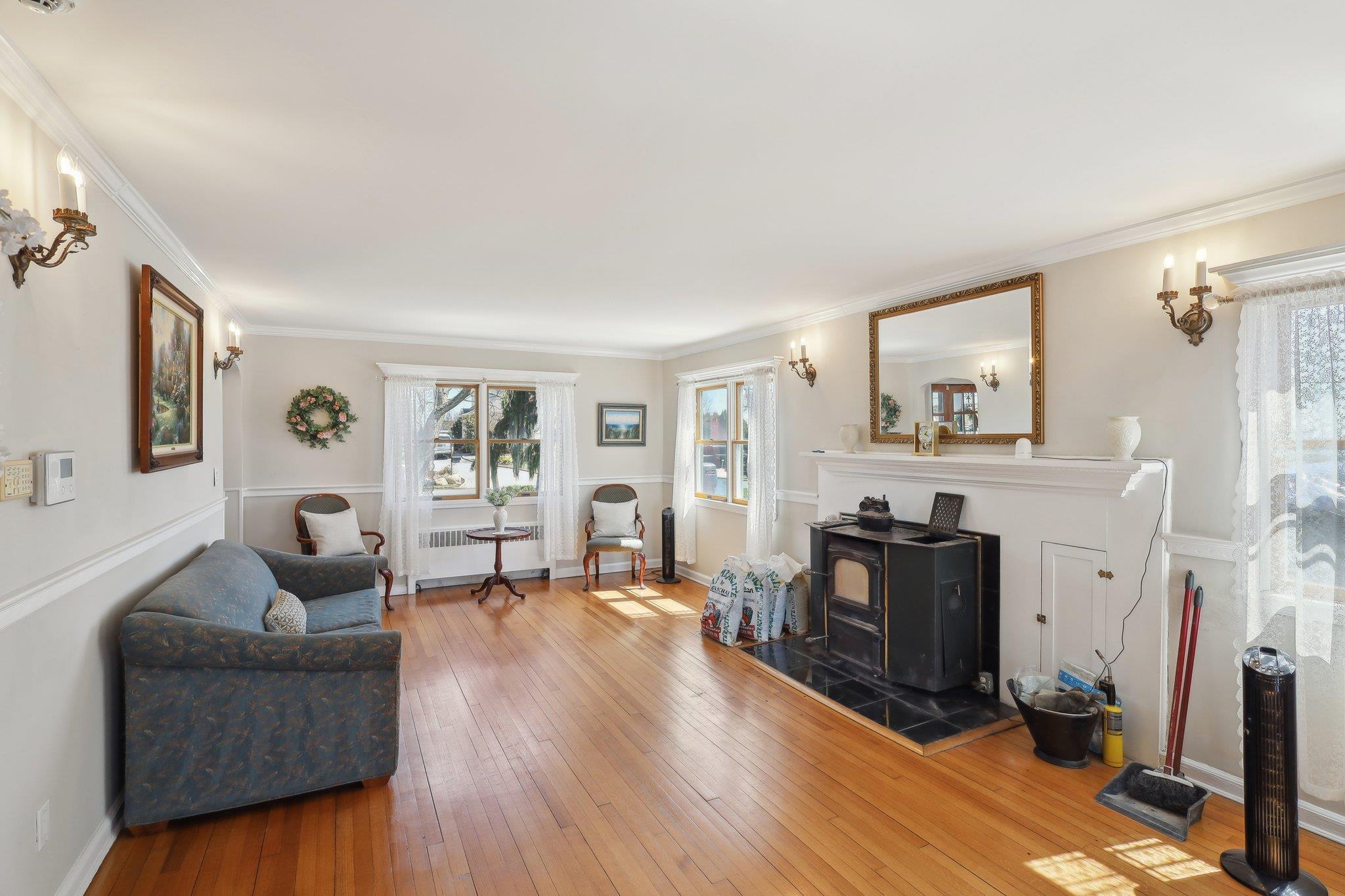 Single Family Islip  Suffolk County, NY 11795, MLS-843131-9