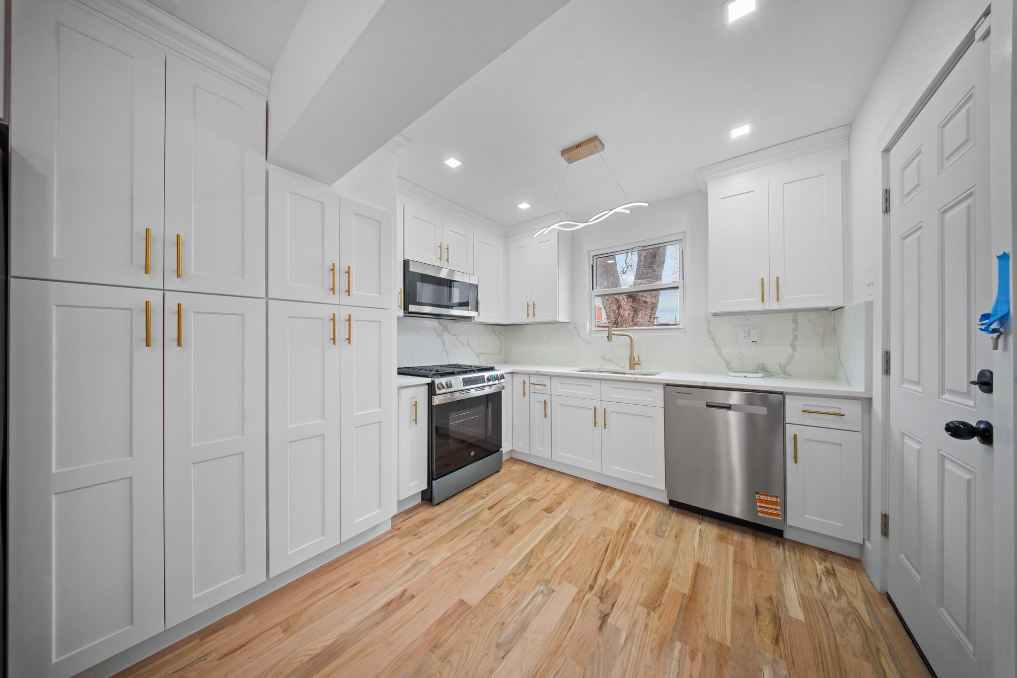 Single Family Sutter  Queens, NY 11420, MLS-843135-3