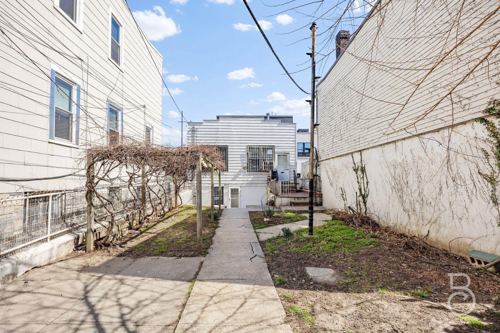 Single Family 10th  Queens, NY 11106, MLS-843139-2