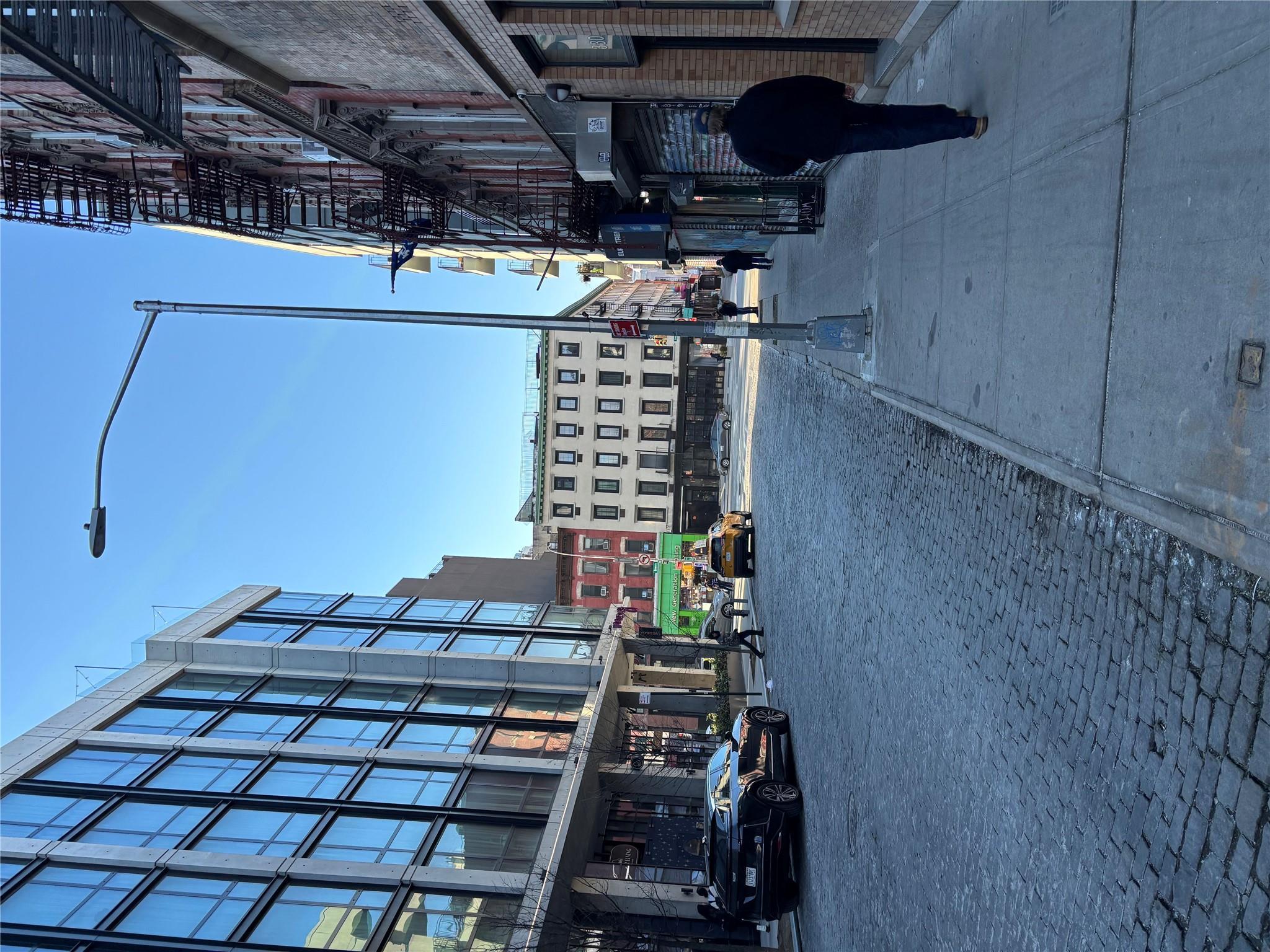 Apartment Broom  Manhattan, NY 10002, MLS-843198-11