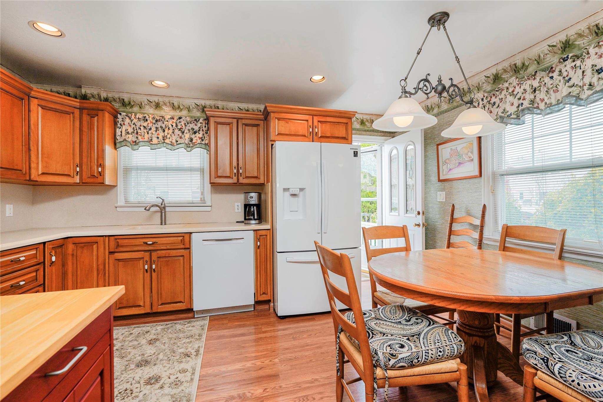 Single Family Ave  Staten Island, NY 10308, MLS-843222-10