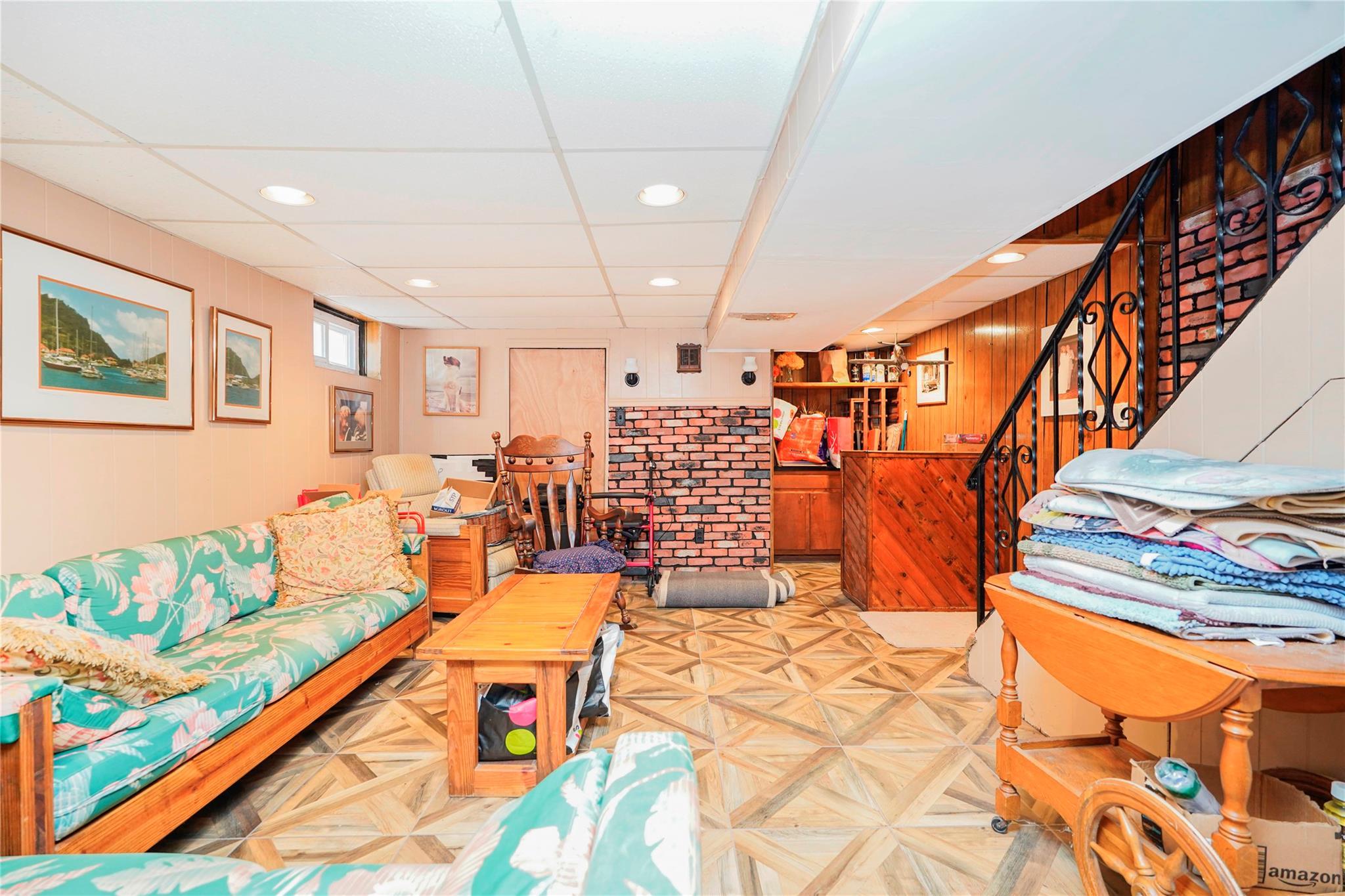 Single Family Ave  Staten Island, NY 10308, MLS-843222-27